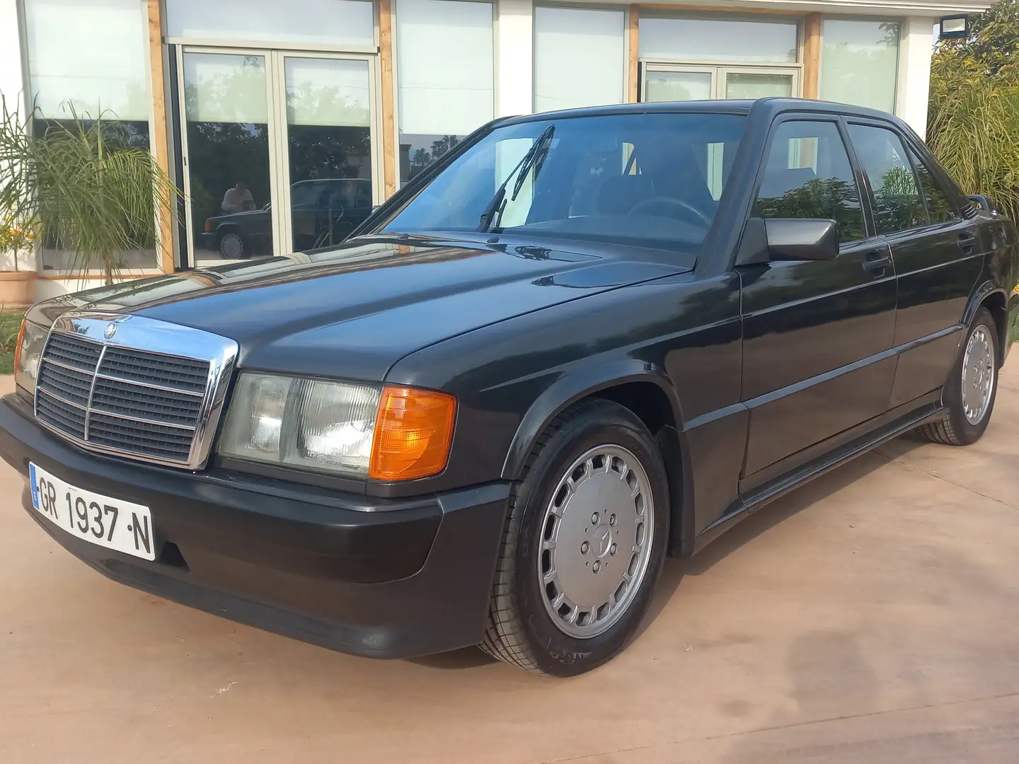 Mercedes-Benz 190 190E 2.3-16 Schwarz - 2