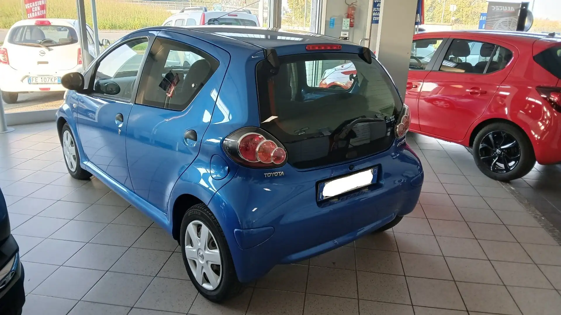 Toyota Aygo Aygo I 2005 5p 1.0 Now FL Navy - 2