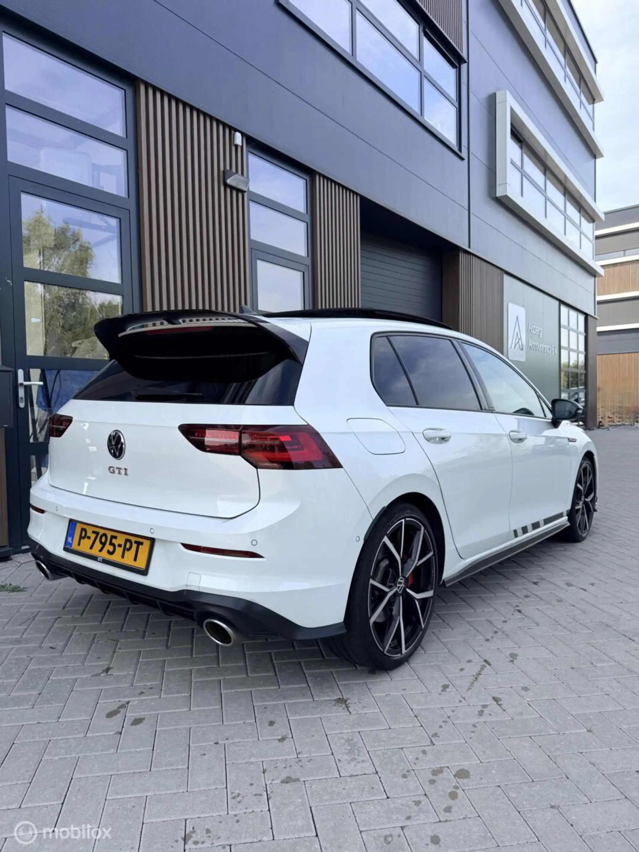 Volkswagen Golf GTI 2.0 TSI Clubsport PANO/HDUP/DEALER/VOLL — photo 3