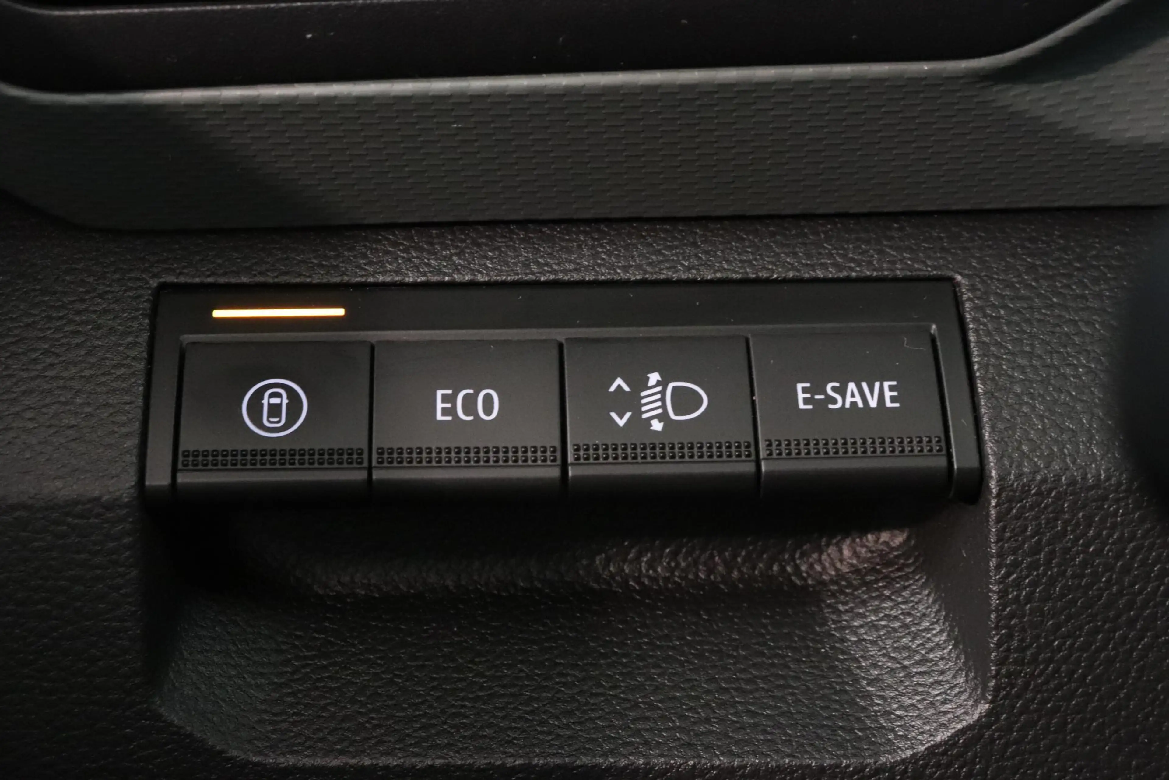 Dacia Bigster 1.8 Hybrid 155 Extreme | Demo | PACK WINTER / PACK — photo 31