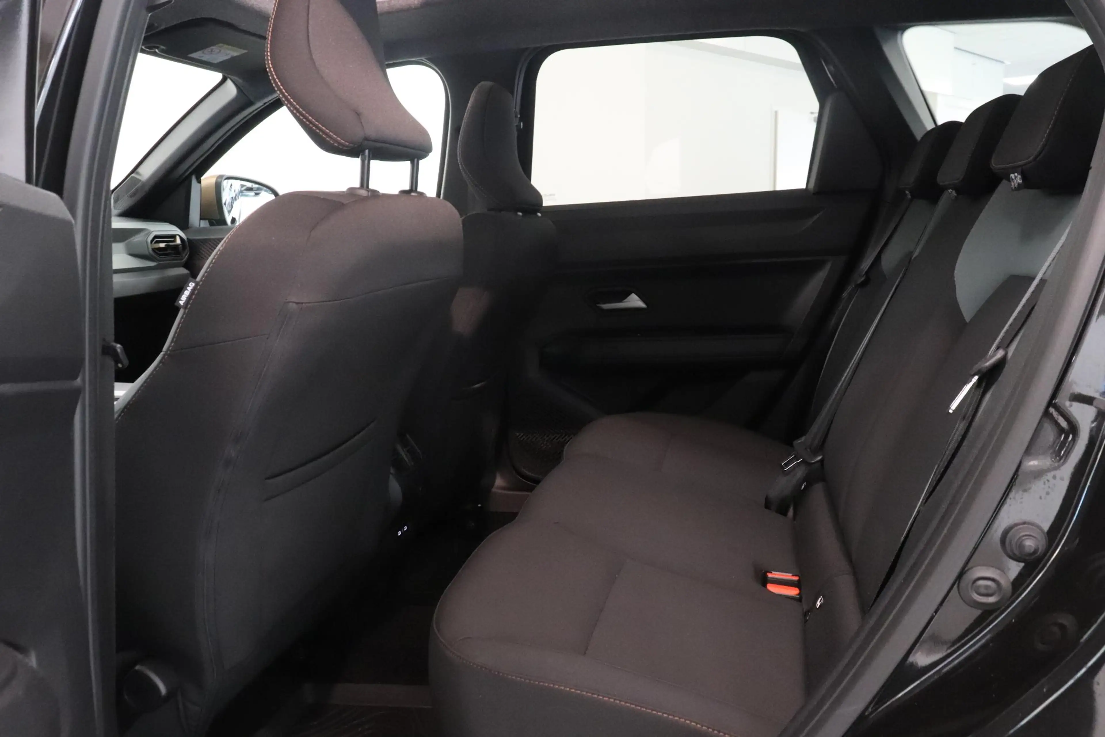 Dacia Bigster 1.8 Hybrid 155 Extreme | Demo | PACK WINTER / PACK — photo 8