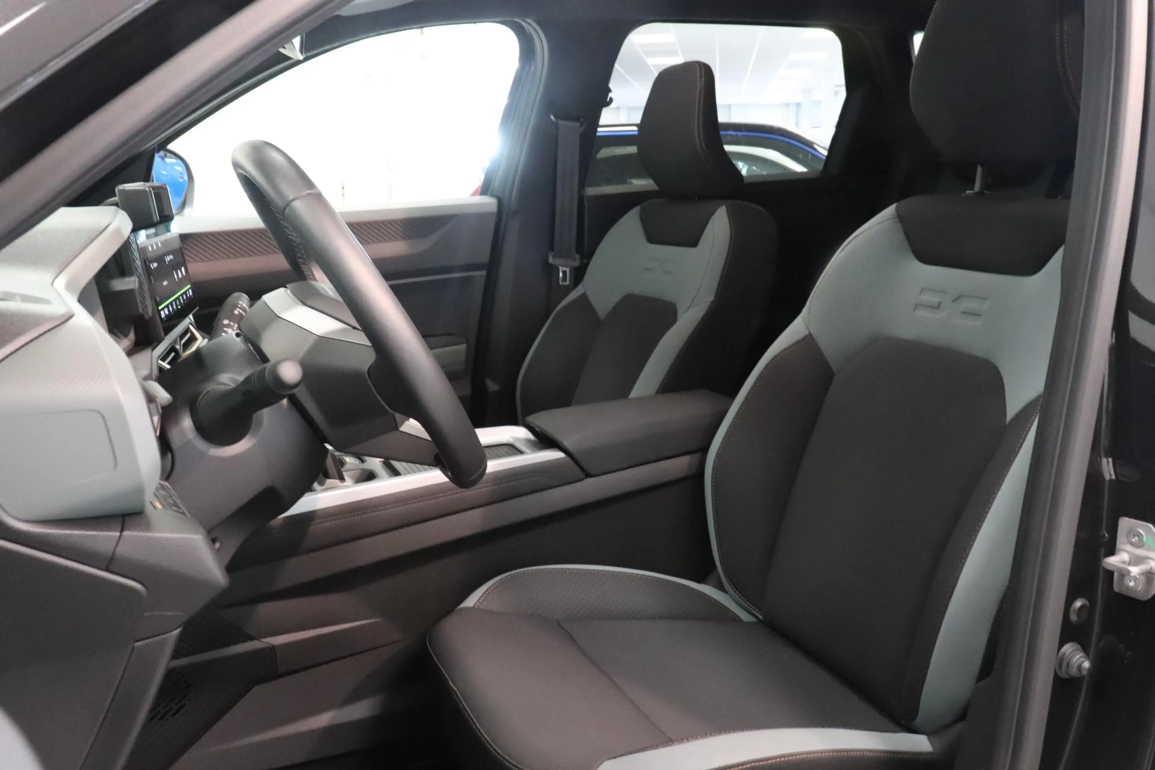 Dacia Bigster 1.8 Hybrid 155 Extreme | Demo | PACK WINTER / PACK — photo 7