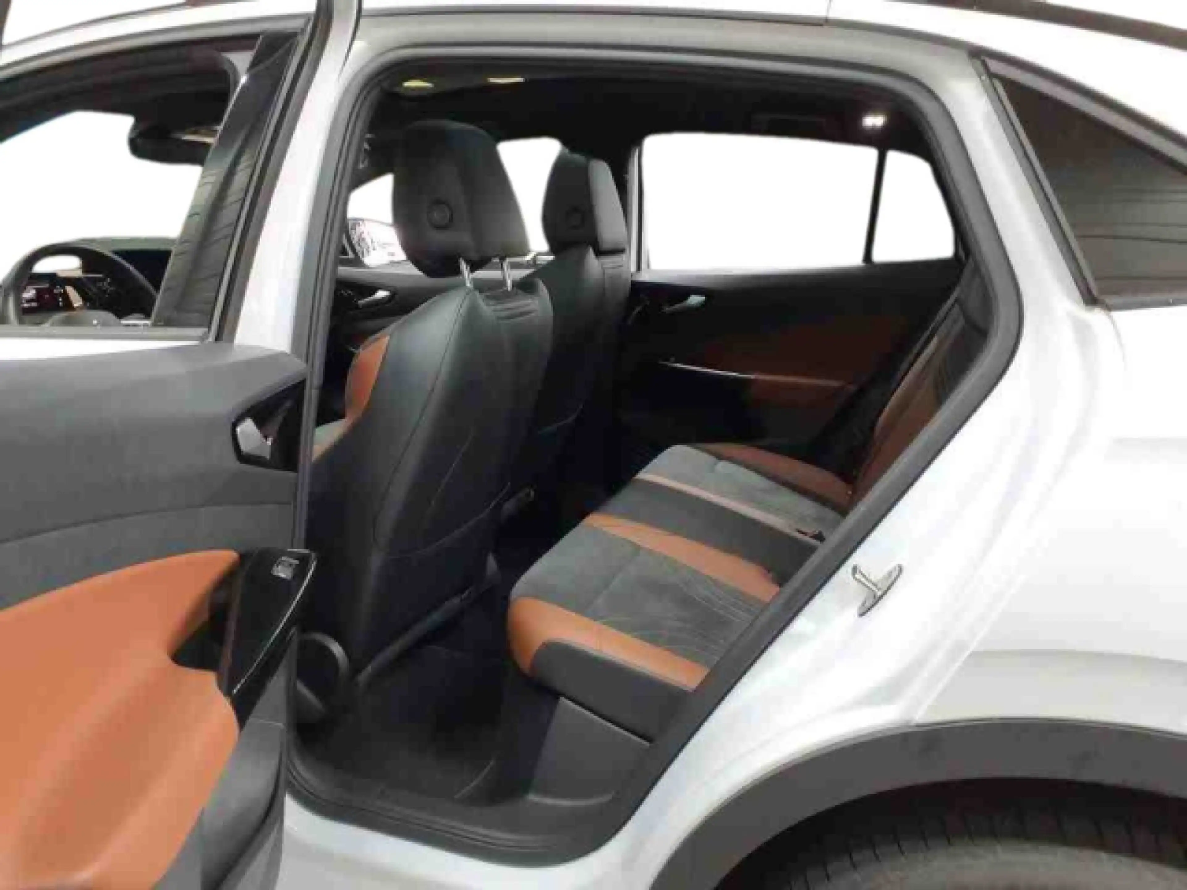 Volkswagen ID.5 Pro Performance Wärmepu AHK Pano Matrix 360 — photo 6