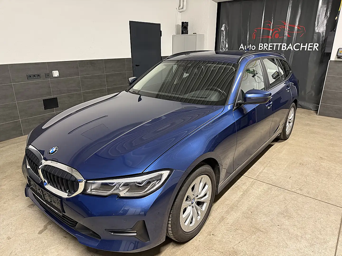 BMW 320 d Touring 48 V Aut. *Head up*LED*Navi*PDC*Carplay* Blau - 1