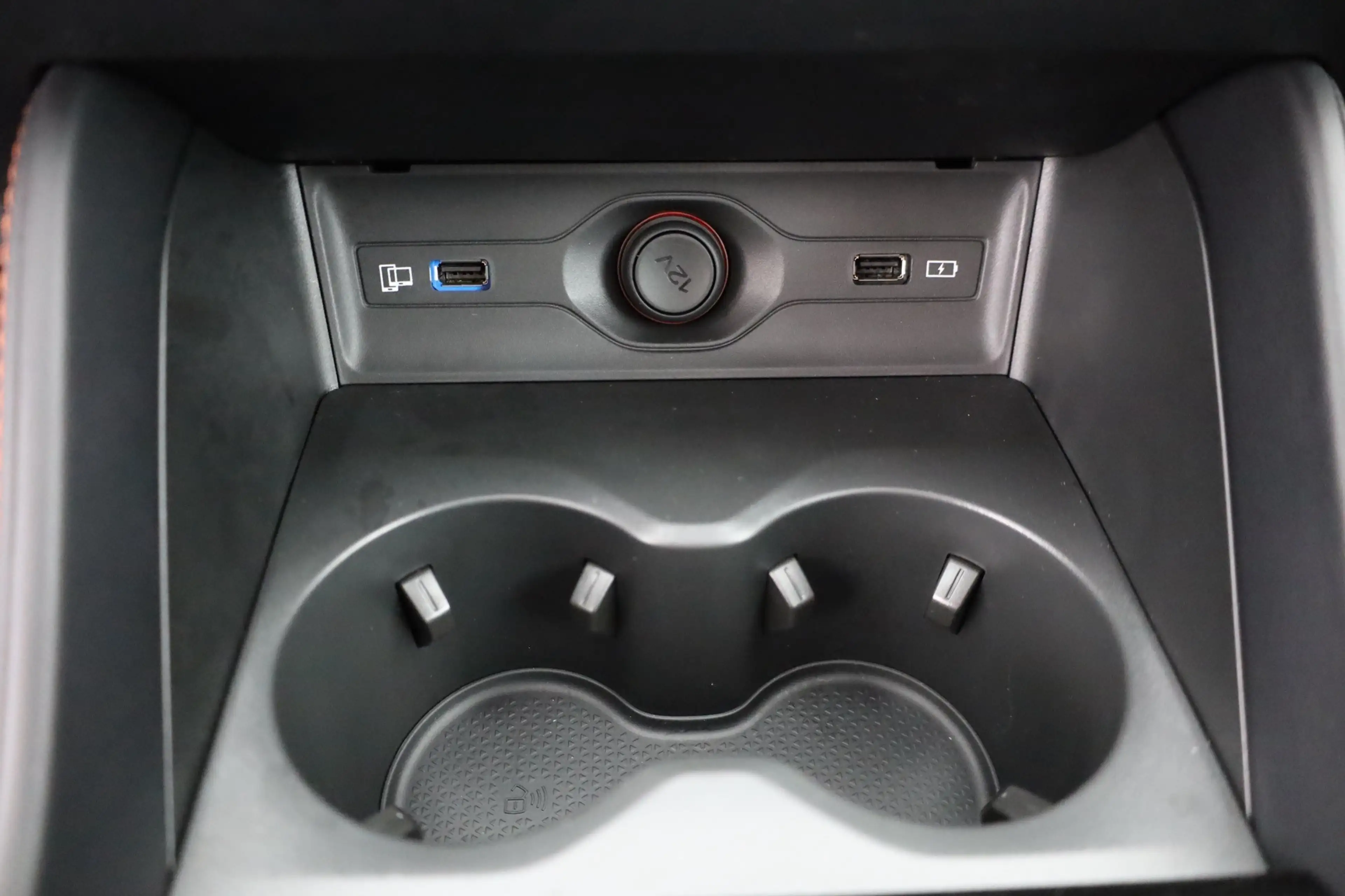 MG HS 1.5 T GDI 125 kW Luxury LED Navi 360° ACC — photo 12