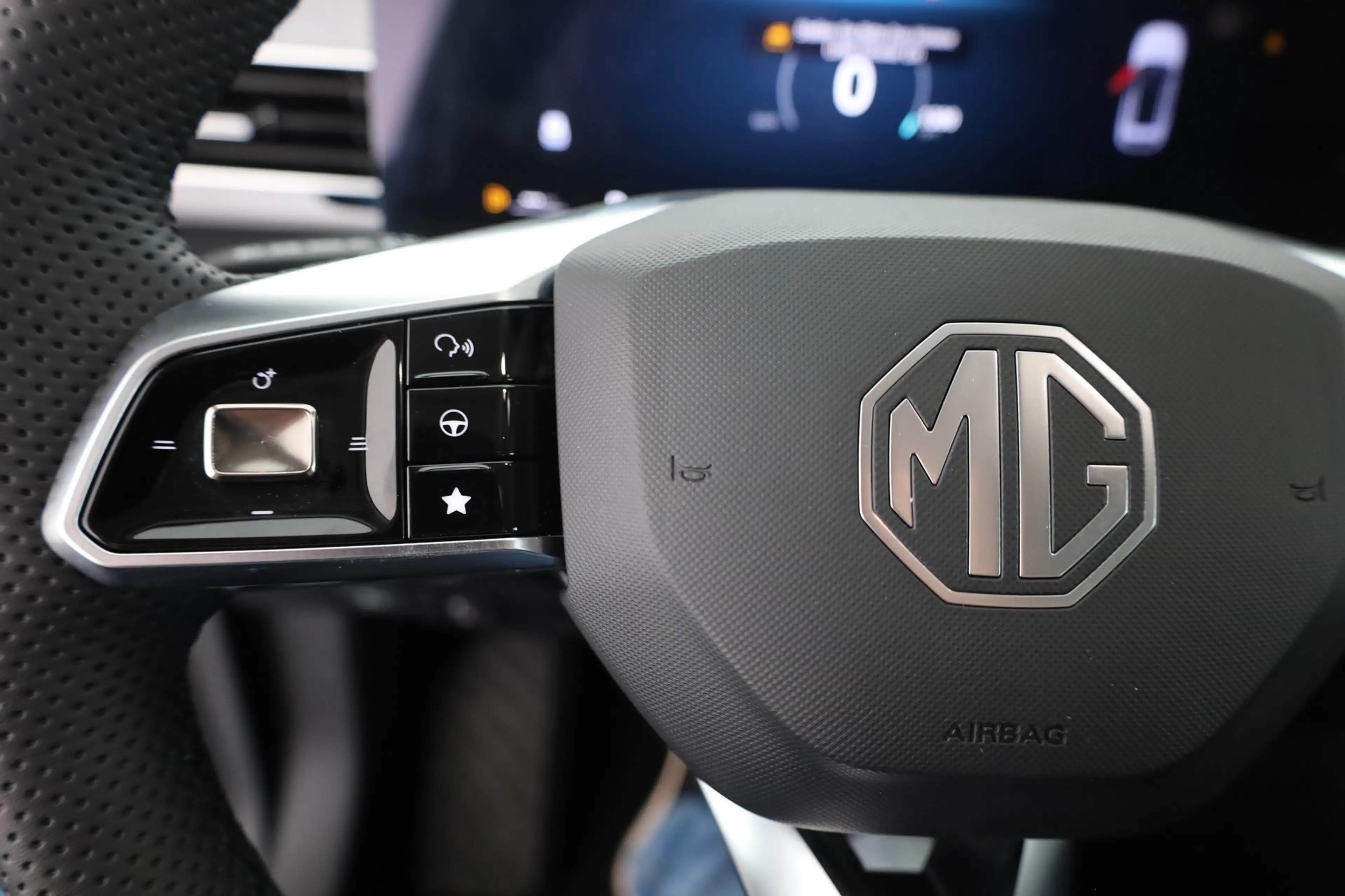 MG HS 1.5 T GDI 125 kW Luxury LED Navi 360° ACC — photo 15