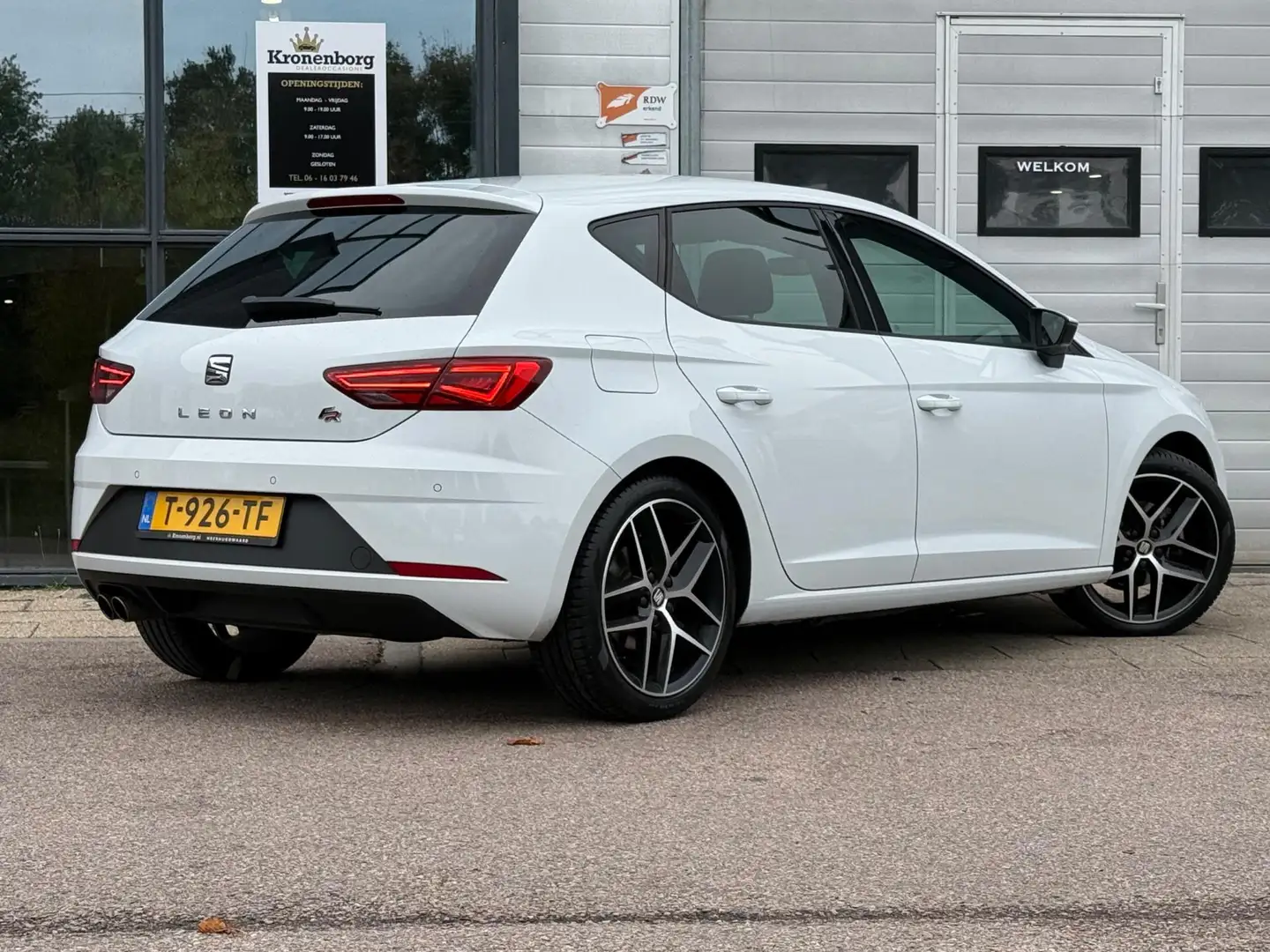 SEAT Leon 1.4 EcoTSI FR Business Intense, NAP, CARPLAY Weiß - 2