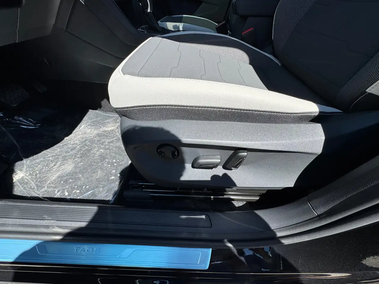 Volkswagen Taos снимка Volkswagen Taos