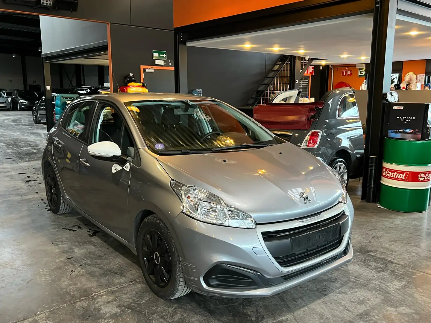 Peugeot 208 1.2i PureTech Like S&S (EU6.2) Grijs - 1