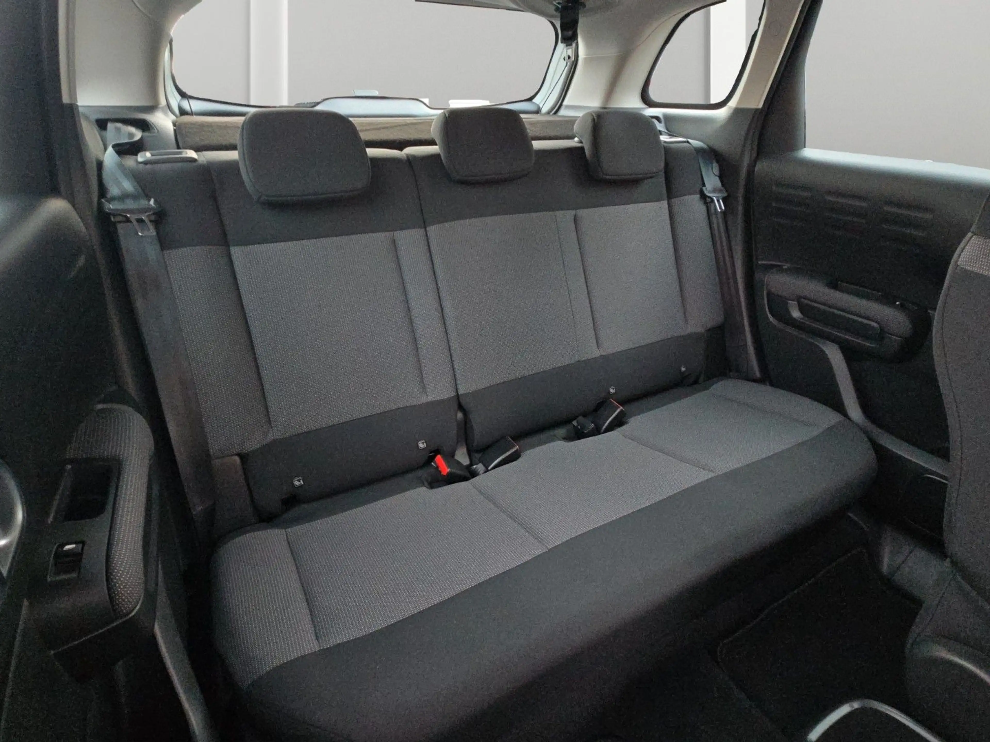 Citroen C3 Aircross Feel Pack Navi CarPlay Kamera DAB — photo 11