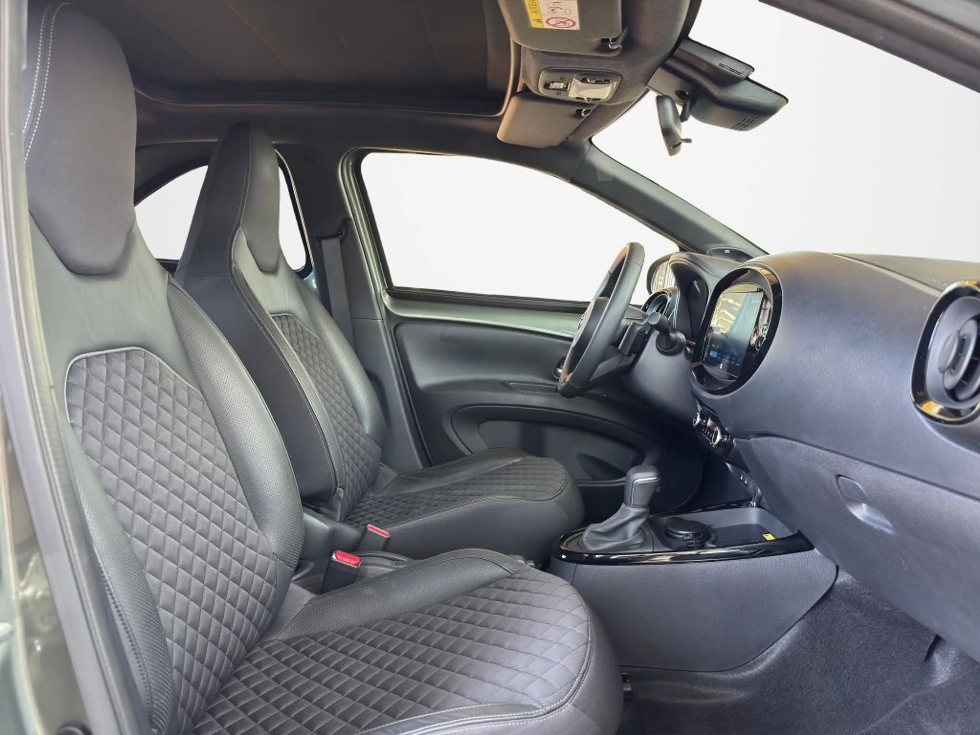 Toyota Aygo X S-CVT Air Explore — photo 15