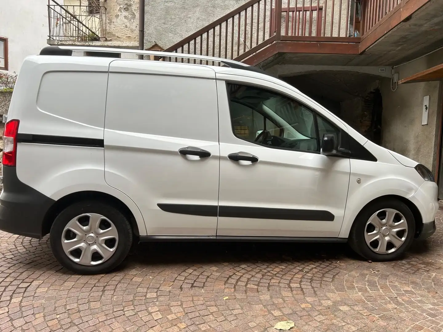 Ford Transit Courier Vendo Ford CURRIER VAN TRD 1.5 TDCI 100 Cv. - 1