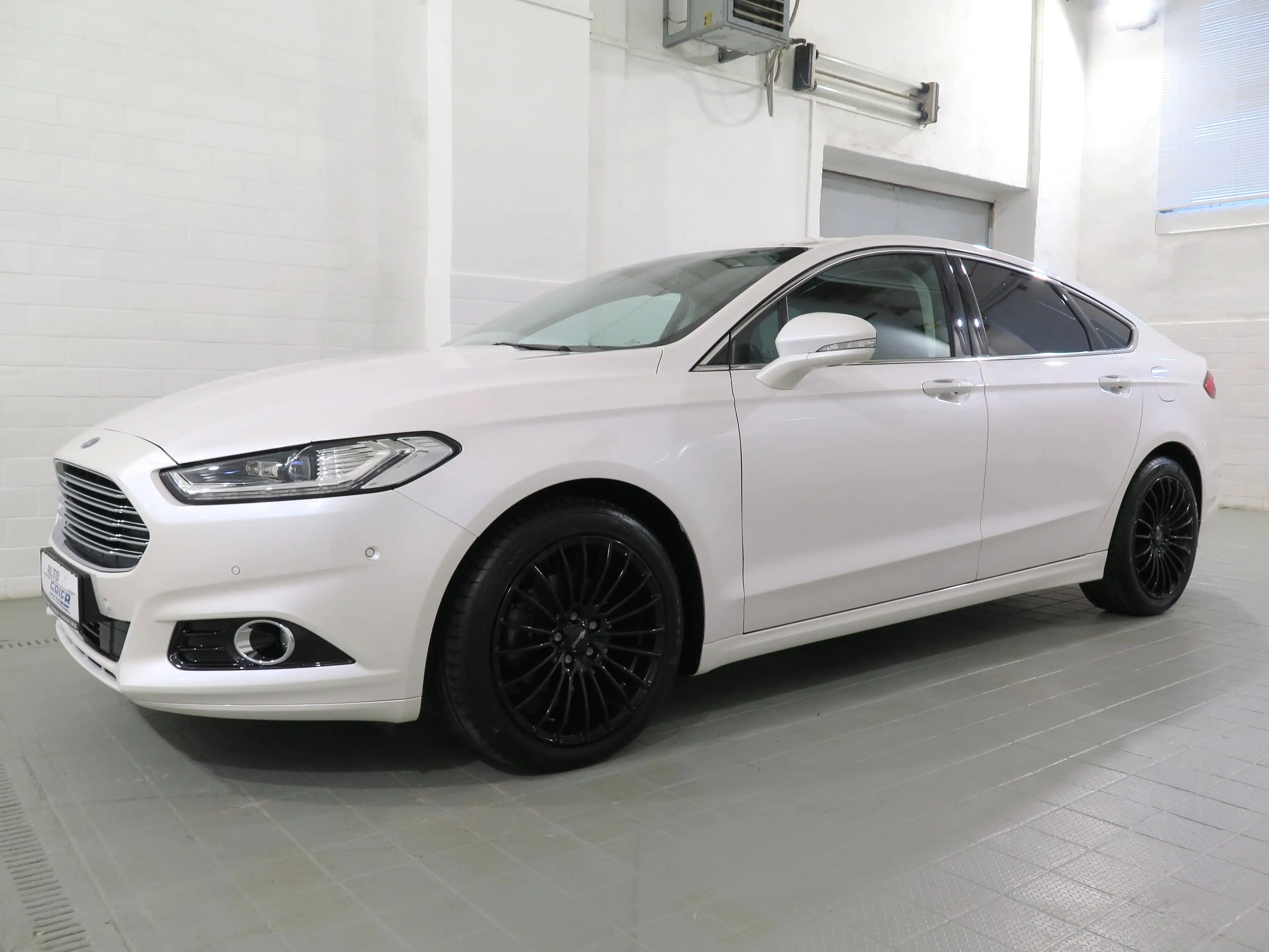 Ford Mondeo Titanium AWD, LED, ACC, Navi, Standh — photo 3
