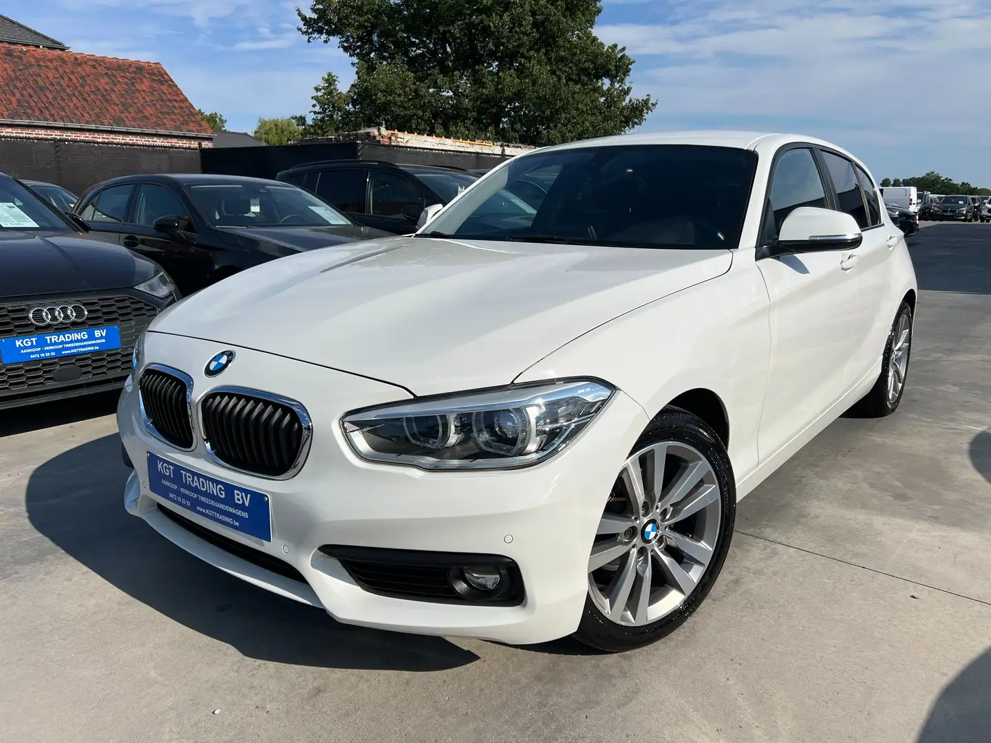 BMW 118 i AUTOMAAT M-INTERIEUR LEDER FULL LED NAVIGATIE White - 1
