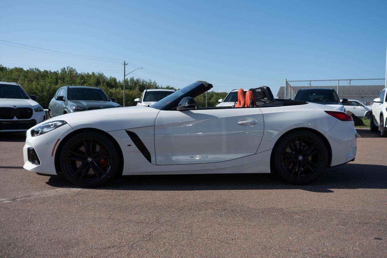 2026 BMW Z4 M40i Roadster | Premium Enhanced | Red M Brakes — photo 1