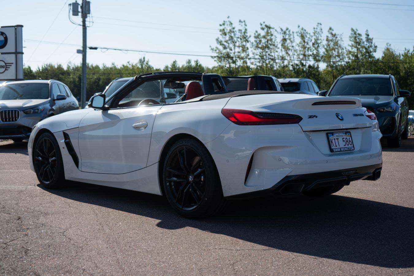 2026 BMW Z4 M40i Roadster | Premium Enhanced | Red M Brakes — photo 1
