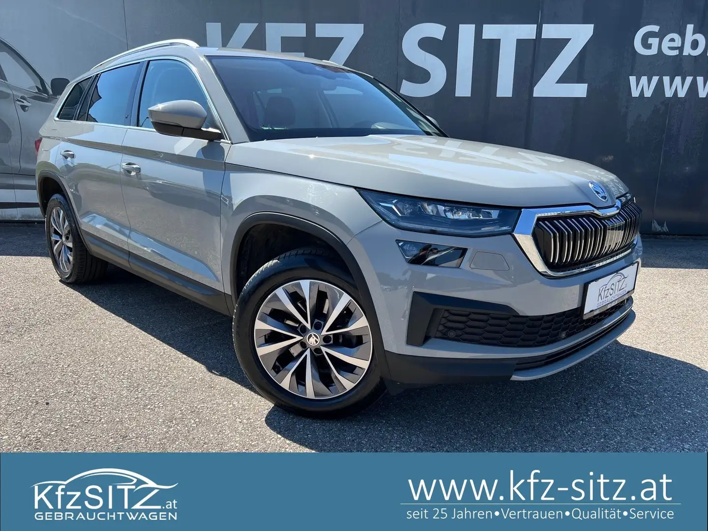 Skoda Kodiaq 2,0 TDI Style DSG| € 51.000 Grau - 1