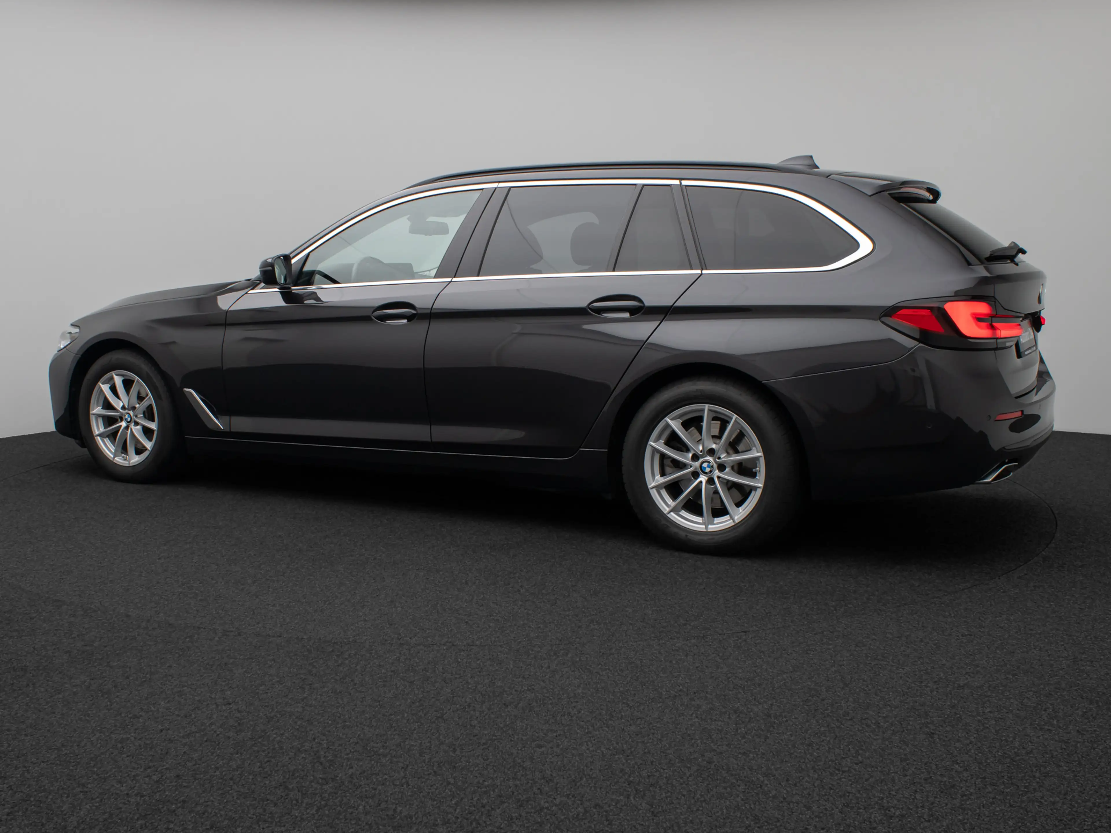 BMW 520 Kamera DAB 4xKlima AHK Alarm Leder Sport — photo 10