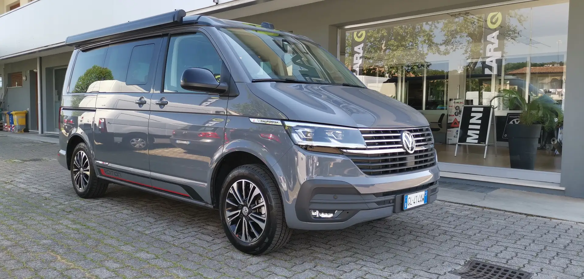 Volkswagen T6.1 California beach EDITION DSG km 22000 Grigio - 1