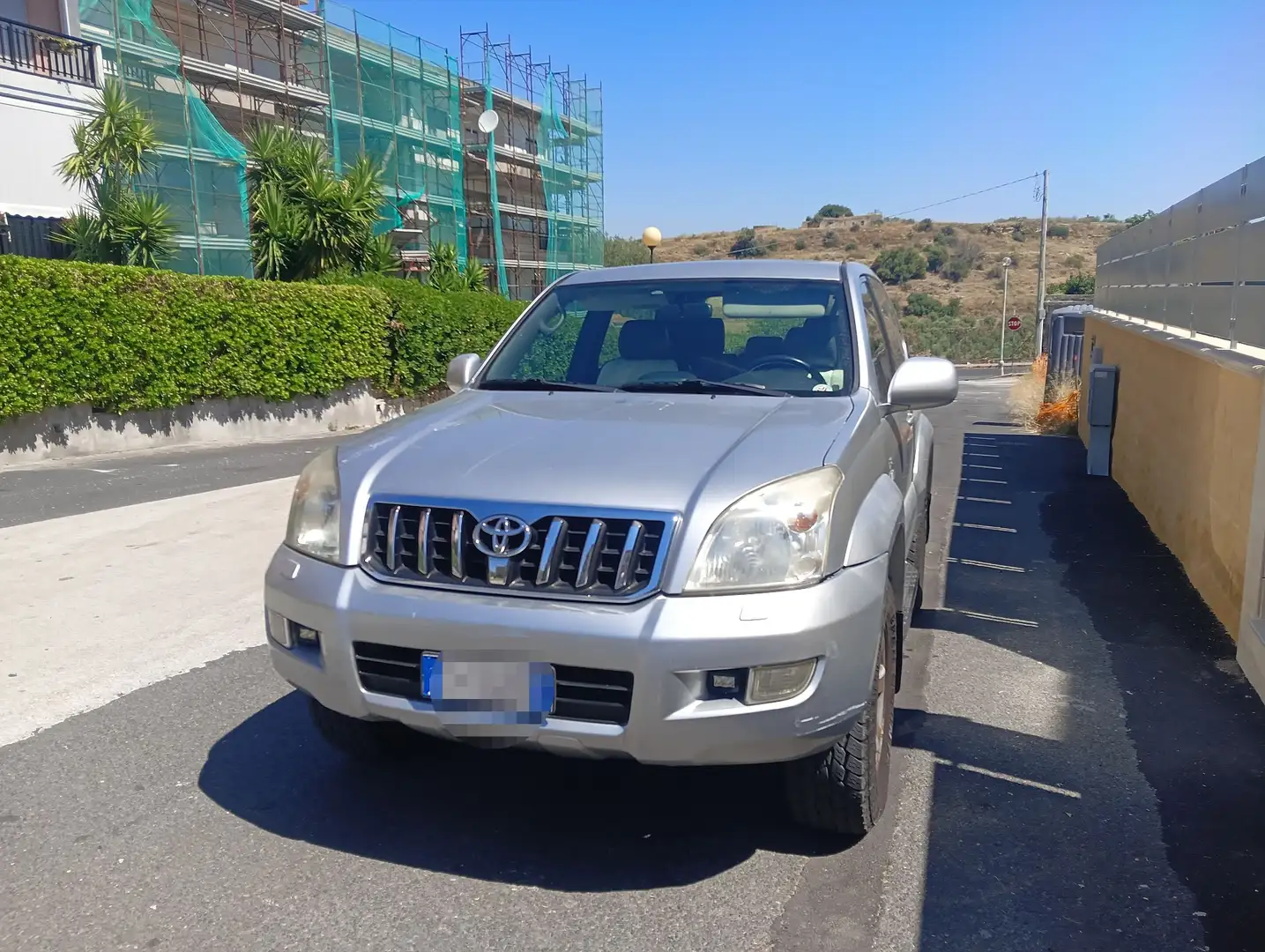 Toyota Land Cruiser Prado Executive Серый - 2