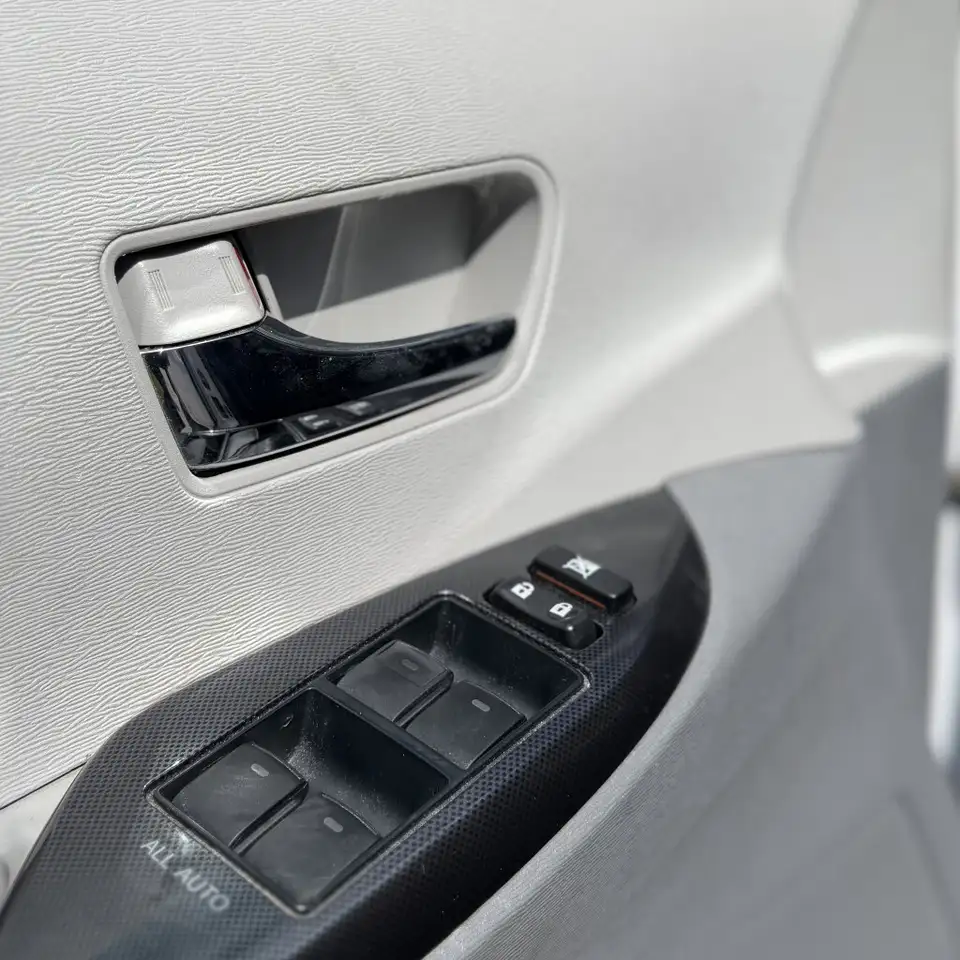 Toyota Sienna снимка Toyota Sienna