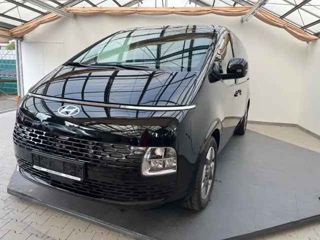 Hyundai STARIA Prime HEV 9-Si. 225PS Pano 360Kamera Leder Navi Di