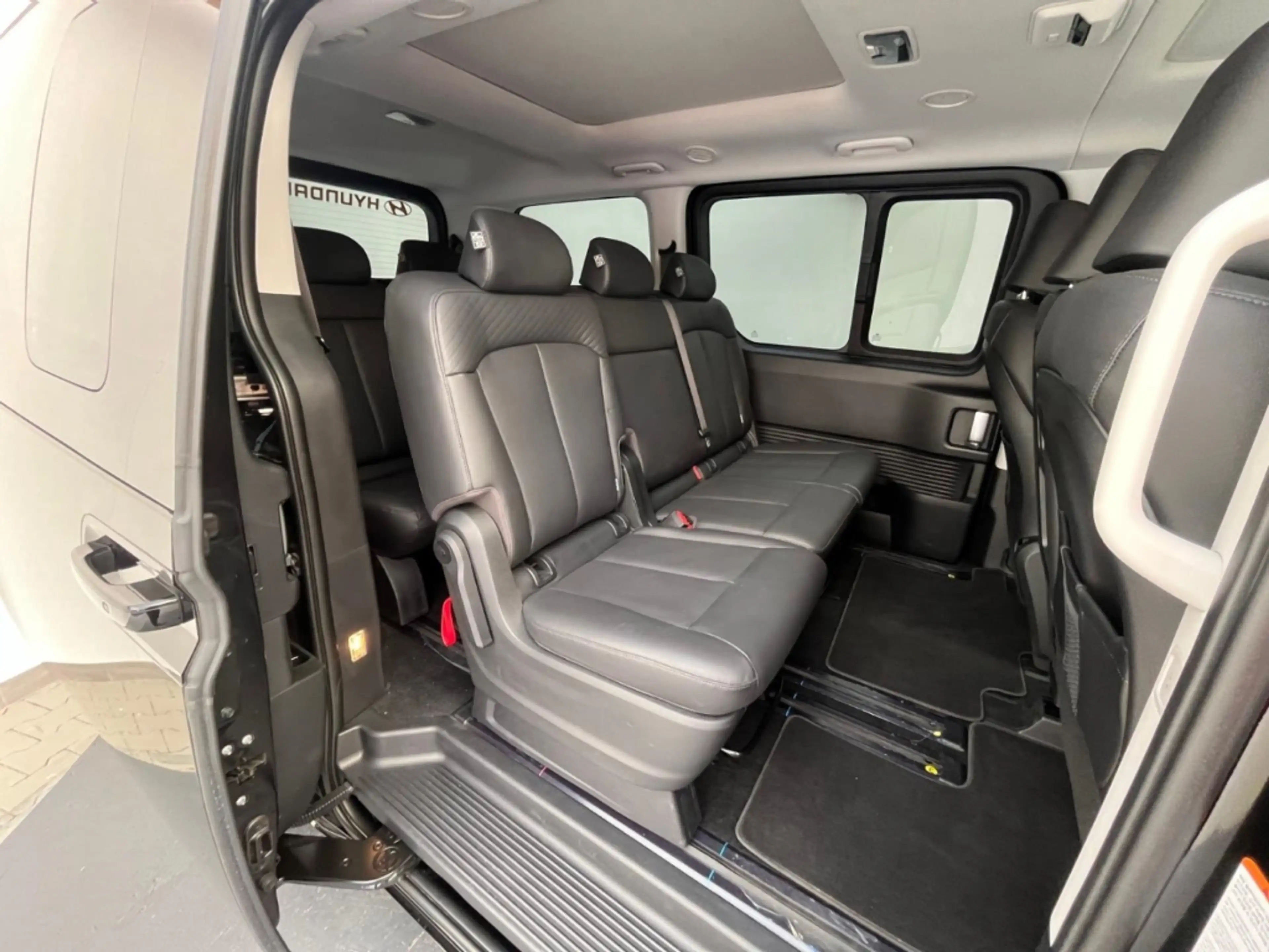 Hyundai STARIA Prime Hybrid 2WD HEV 9-Sitzer (MY25) 1.6 T-GDI (22 — photo 12