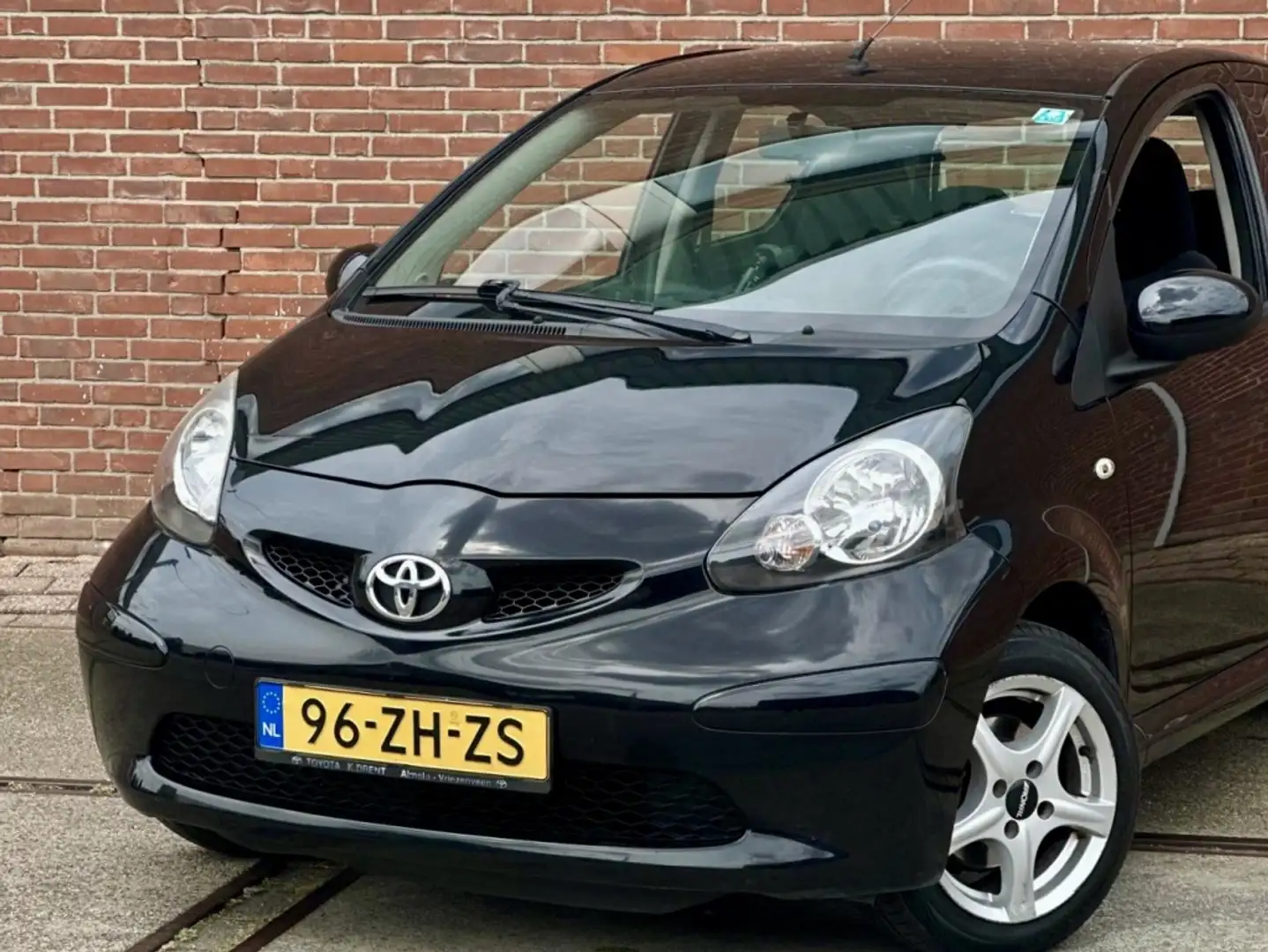 Toyota Aygo 1.0-12V + Zwart - 2