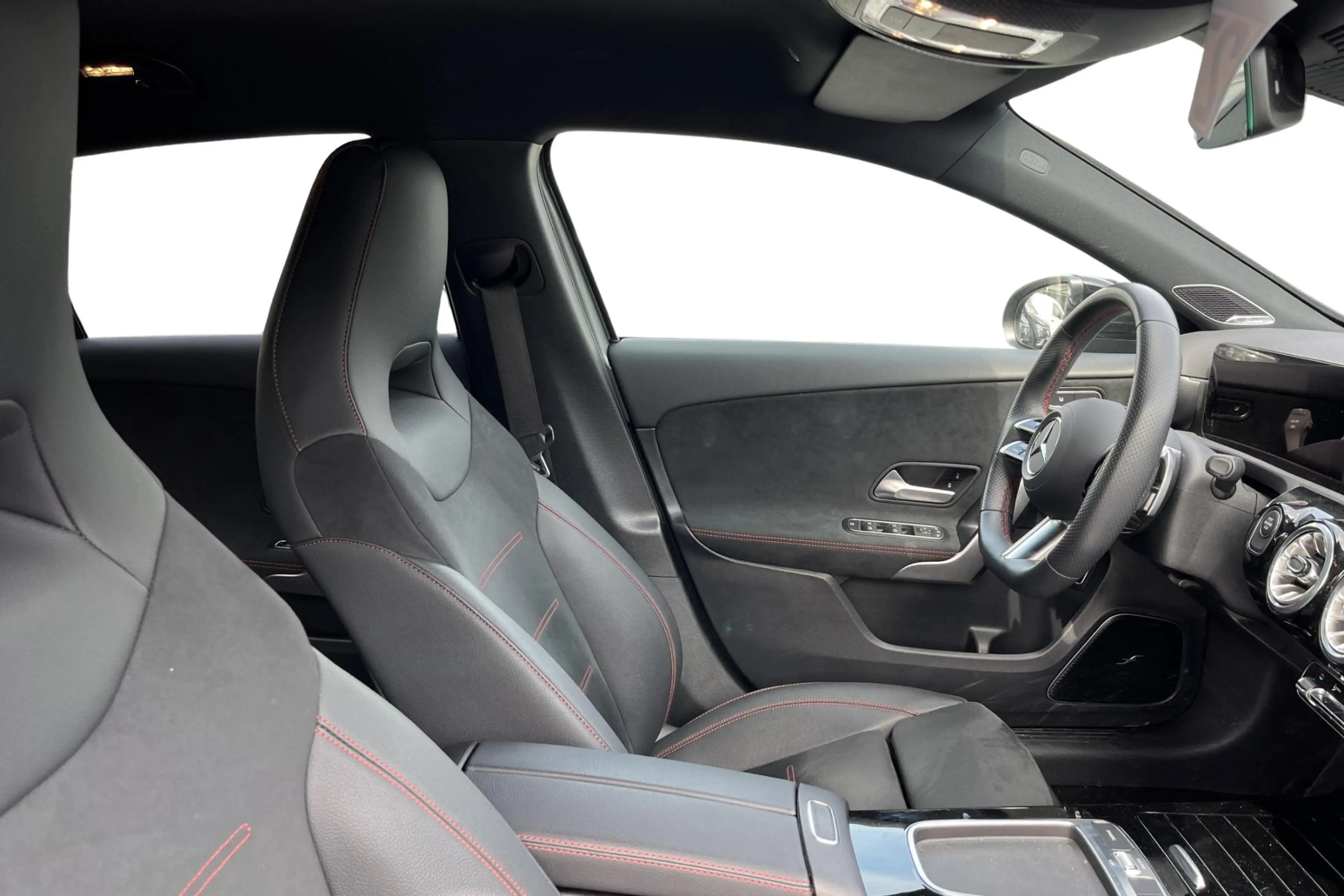 Mercedes-Benz A 250 A e AMG Line — photo 7