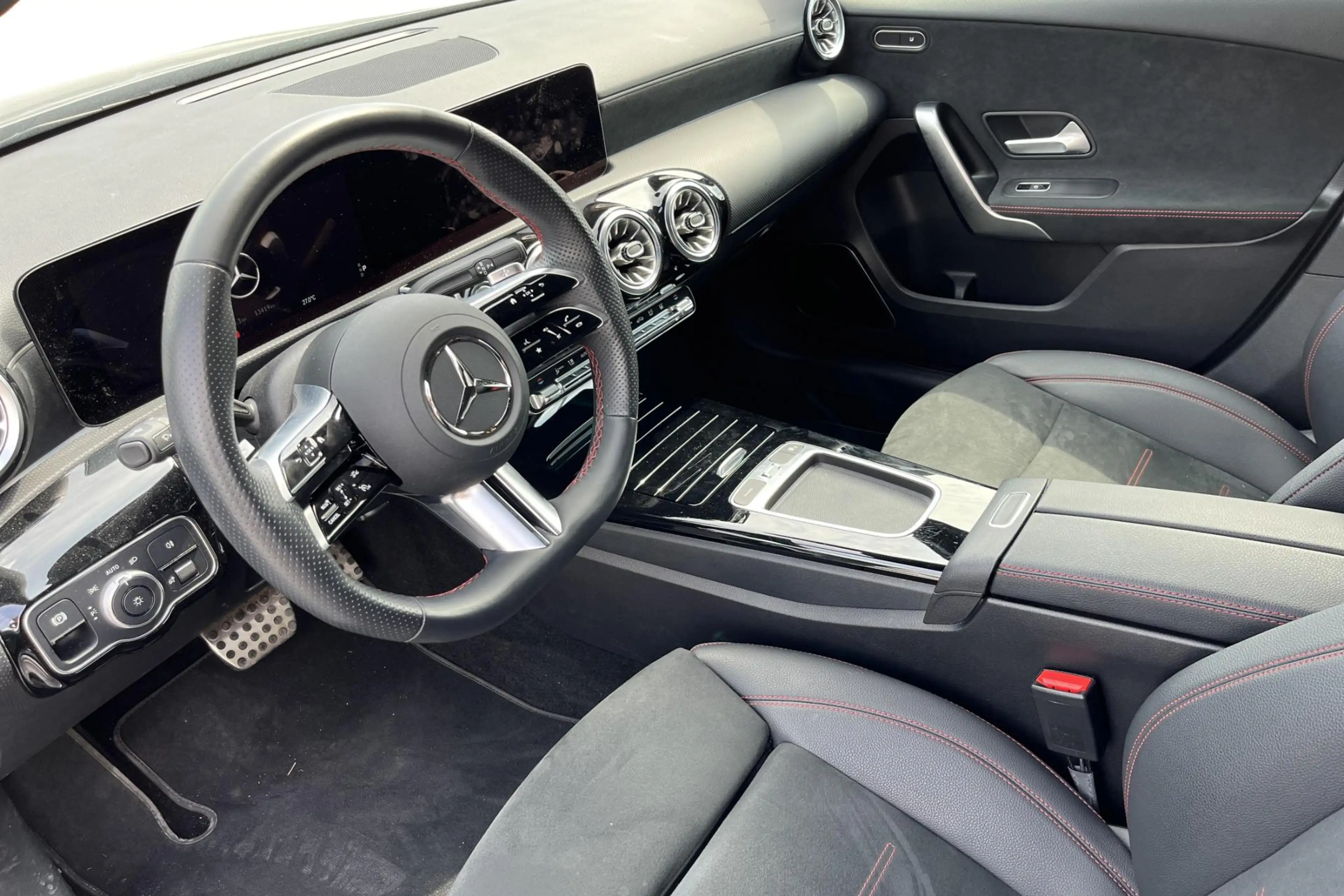 Mercedes-Benz A 250 A e AMG Line — photo 15