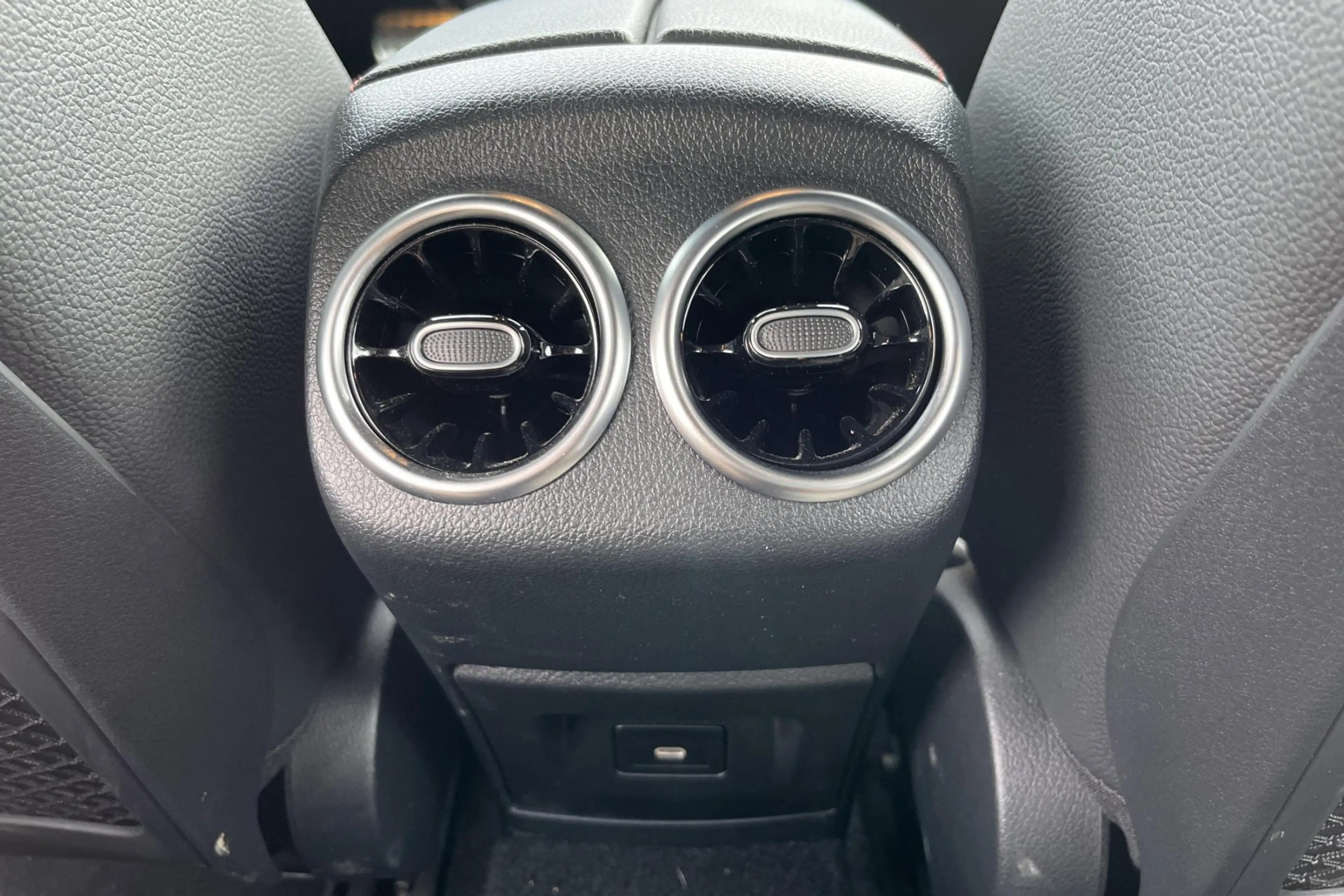 Mercedes-Benz A 250 A e AMG Line — photo 13