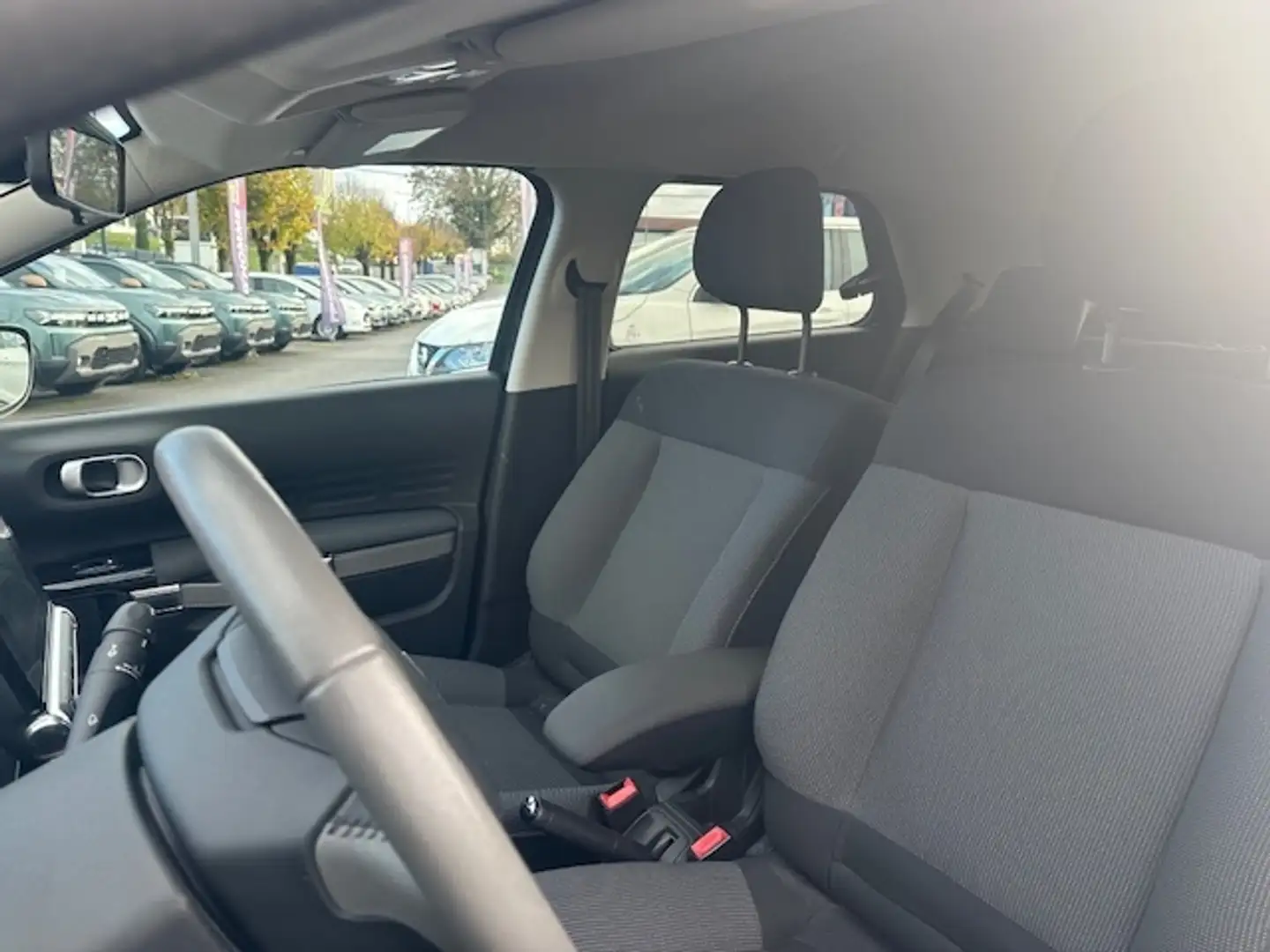 Citroen C4 Cactus PURETECH 82 SHINE DISTRIBUTION OK Noir - 2