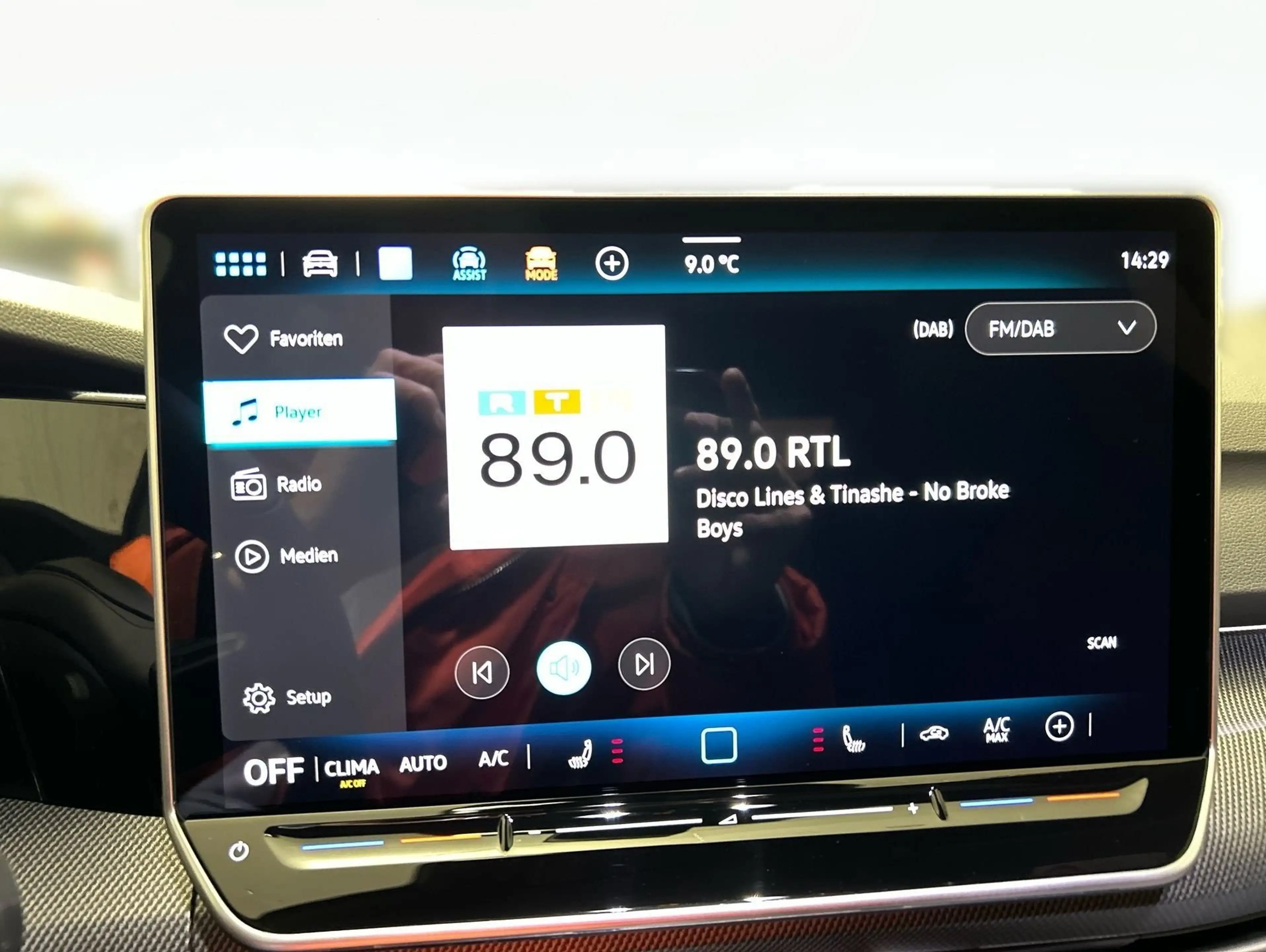 Volkswagen Golf Variant 1.5 eTSI DSG R-Line CarPlay Pano ACC — photo 10