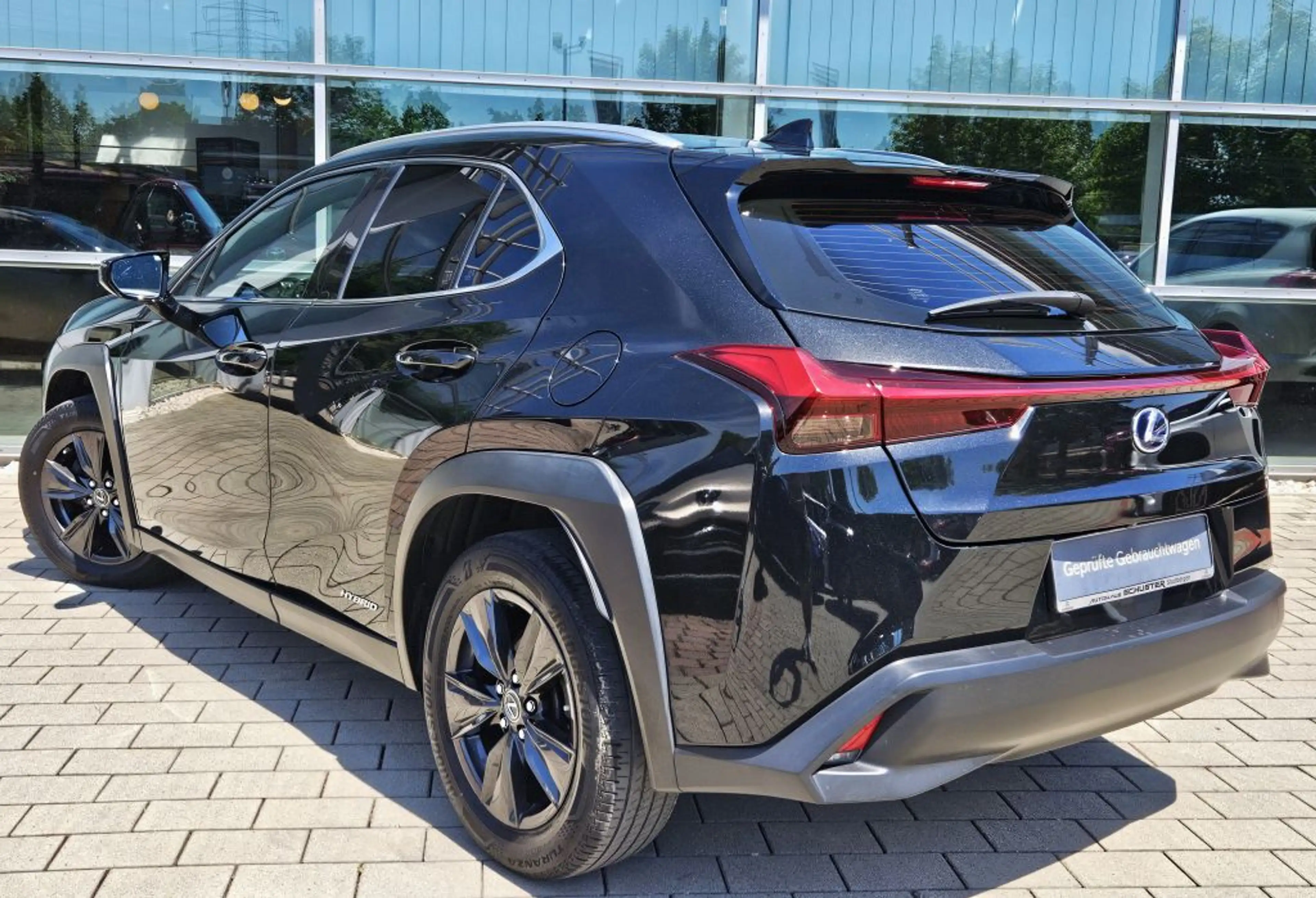 Lexus UX 250h Launch Edition — photo 3