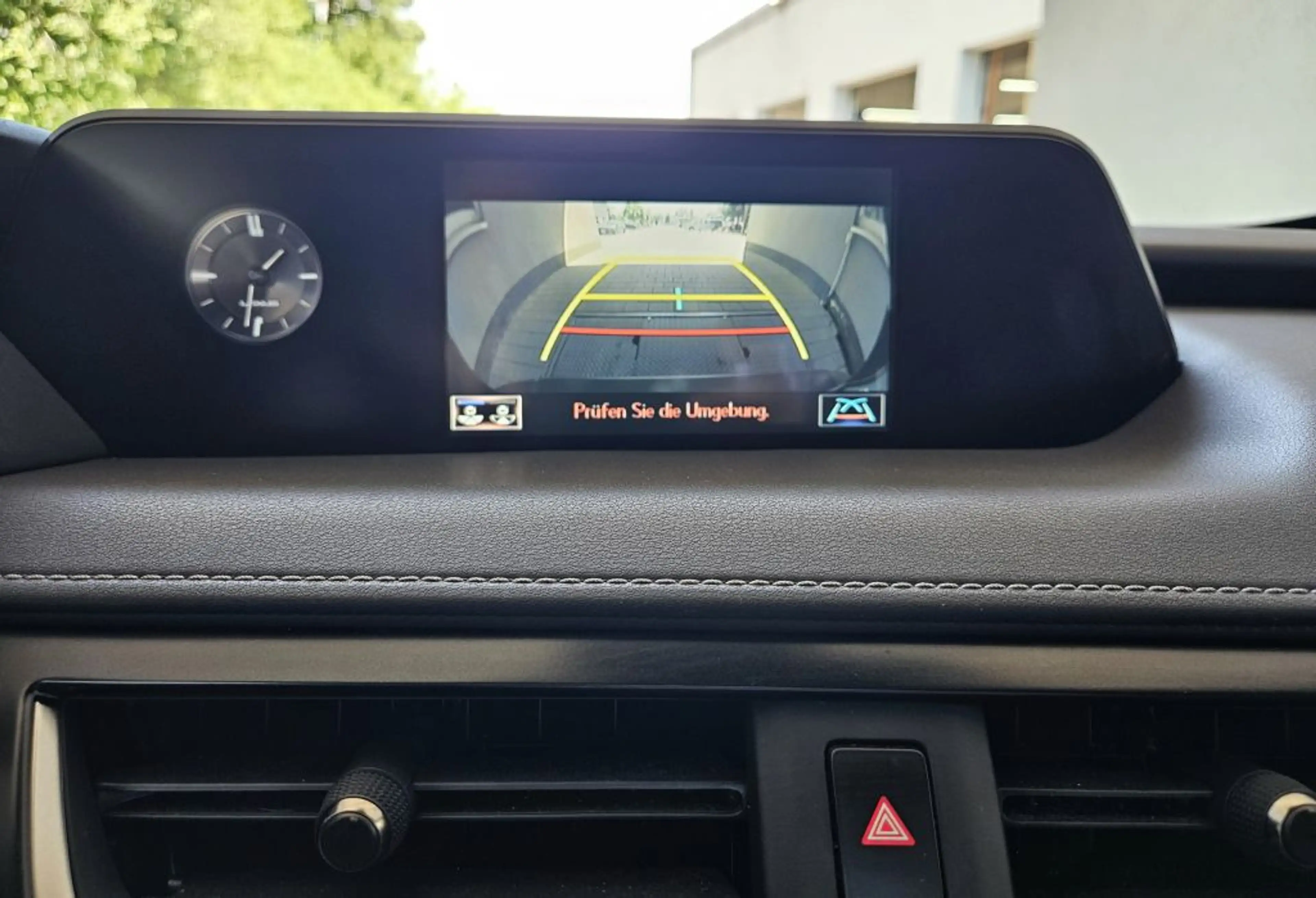 Lexus UX 250h Launch Edition — photo 11