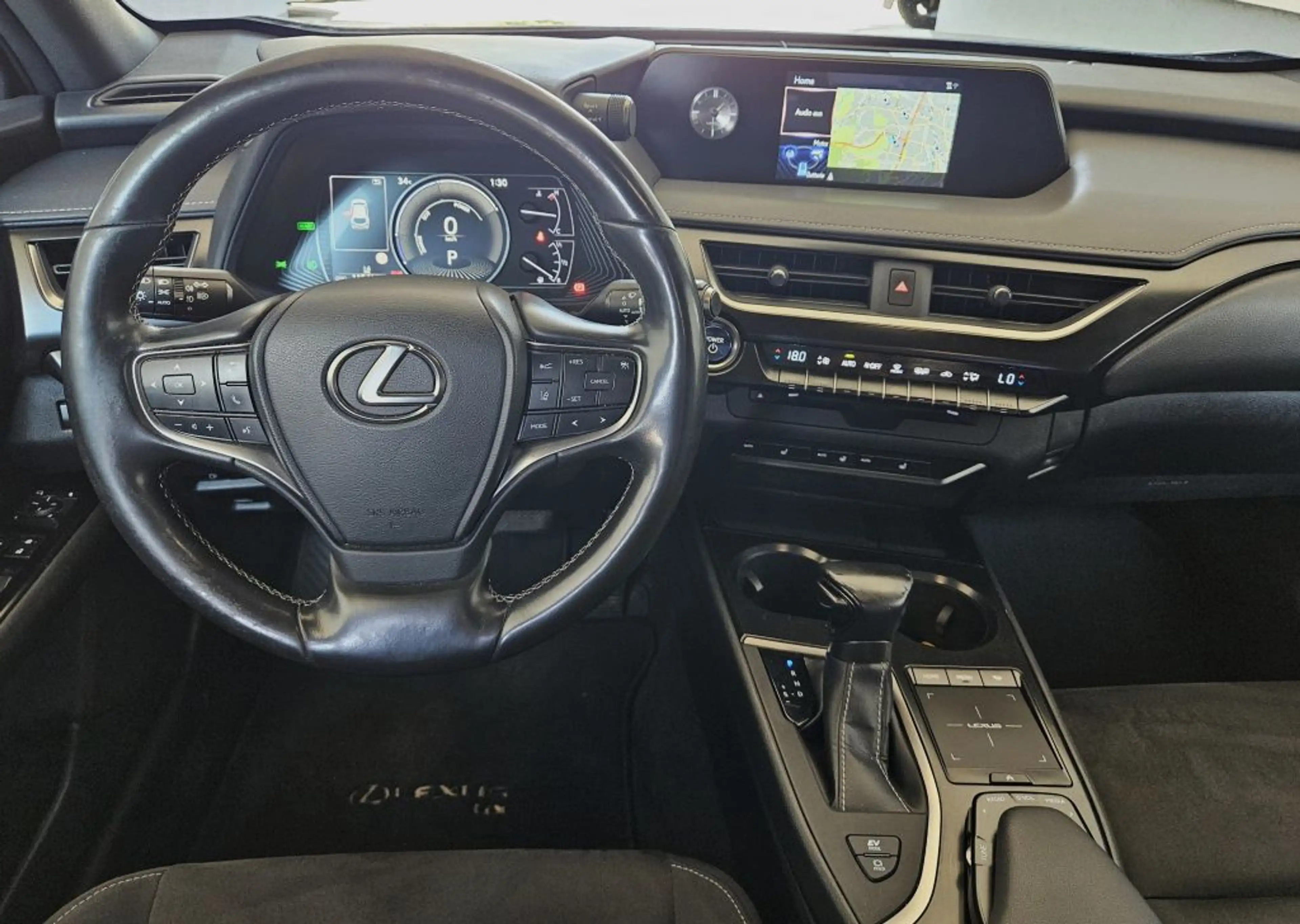 Lexus UX 250h Launch Edition — photo 7