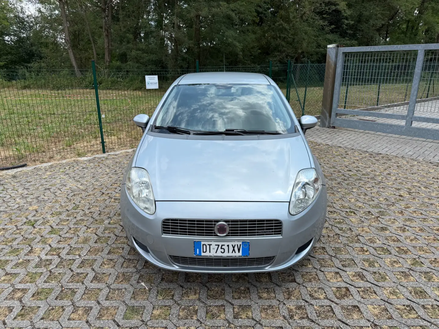 Fiat Grande Punto Grande Punto 1.3 MJT 75 CV 5P Tagliandata Gris - 2