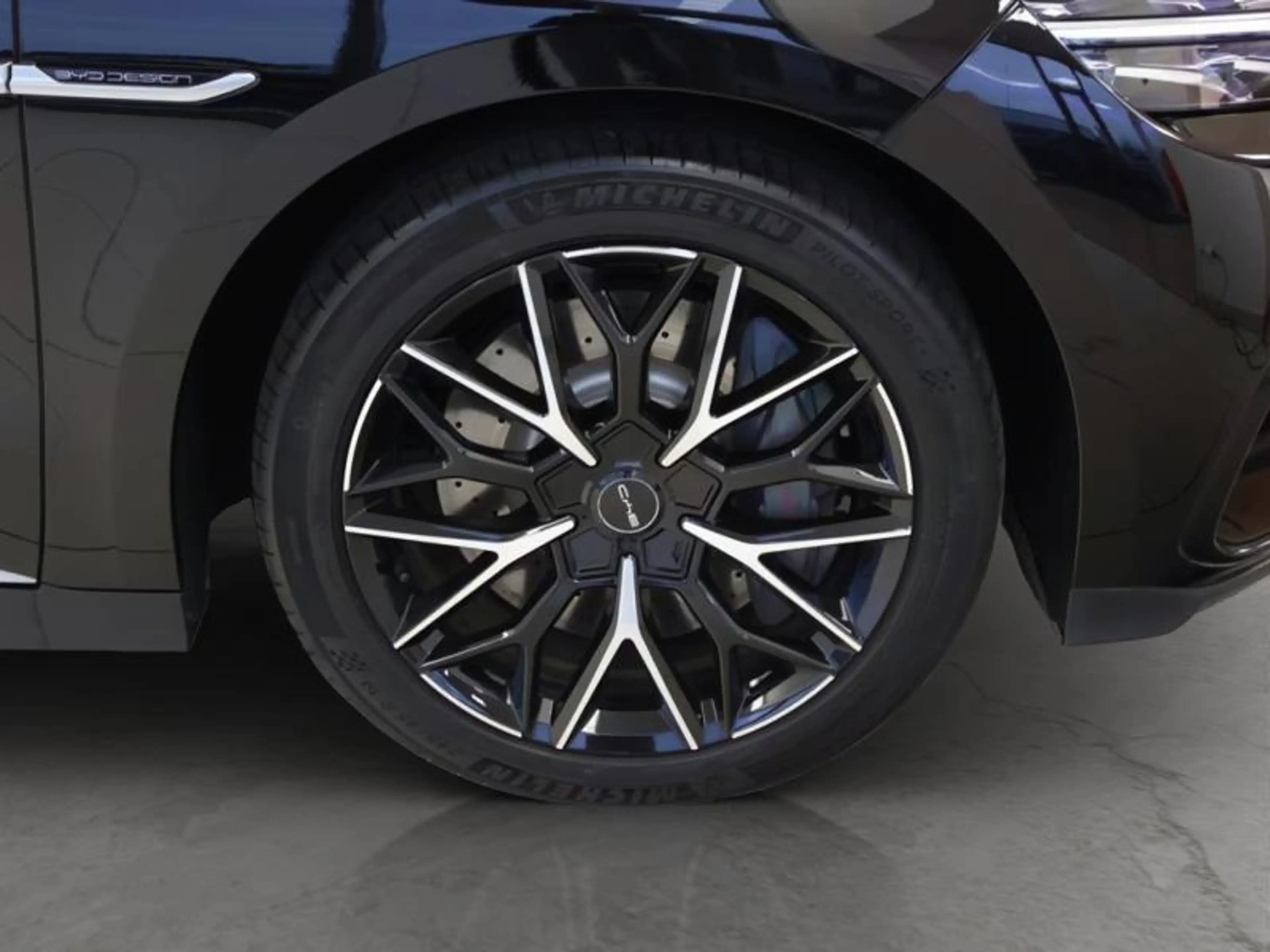 BYD Han Executive — photo 7