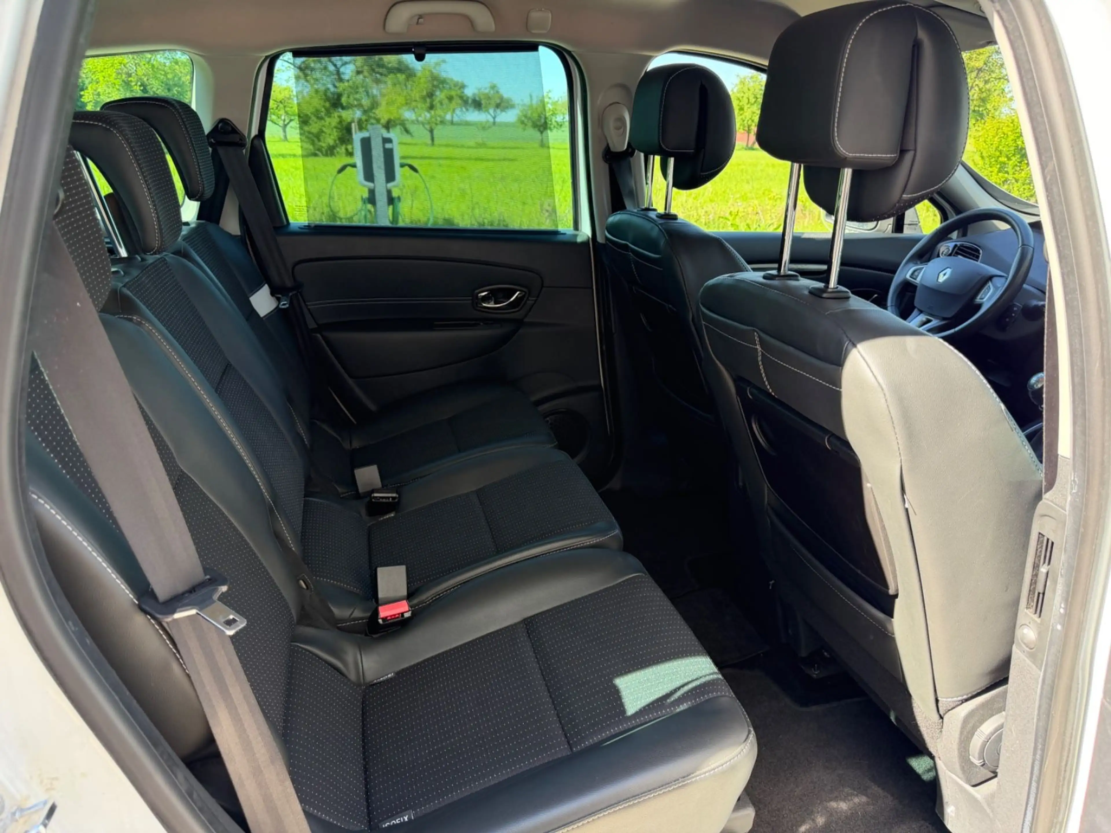 Renault Scenic 1.5 DCI*1.HAND*7-SITZER*NAVI* — photo 13