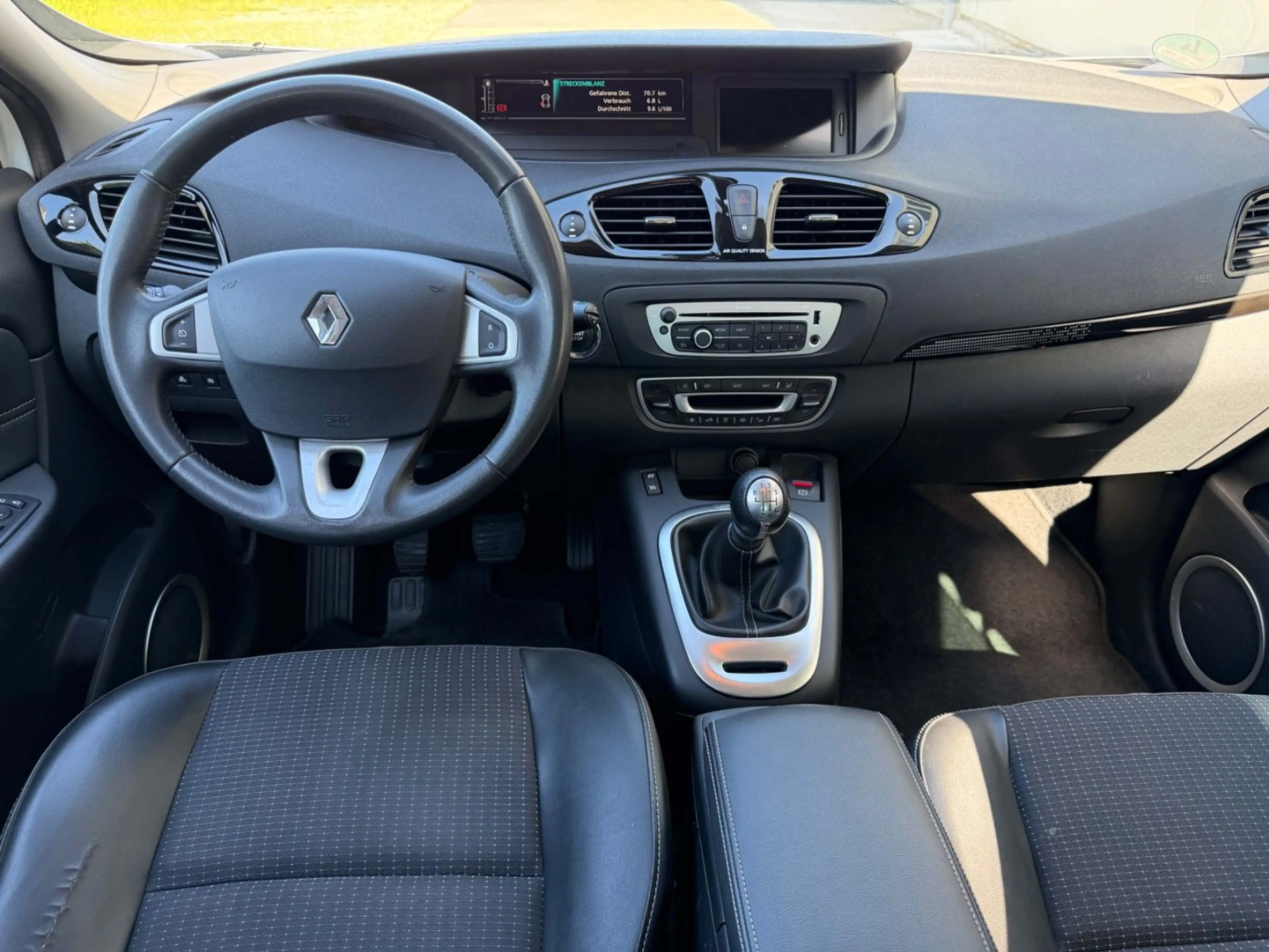 Renault Scenic 1.5 DCI*1.HAND*7-SITZER*NAVI* — photo 12