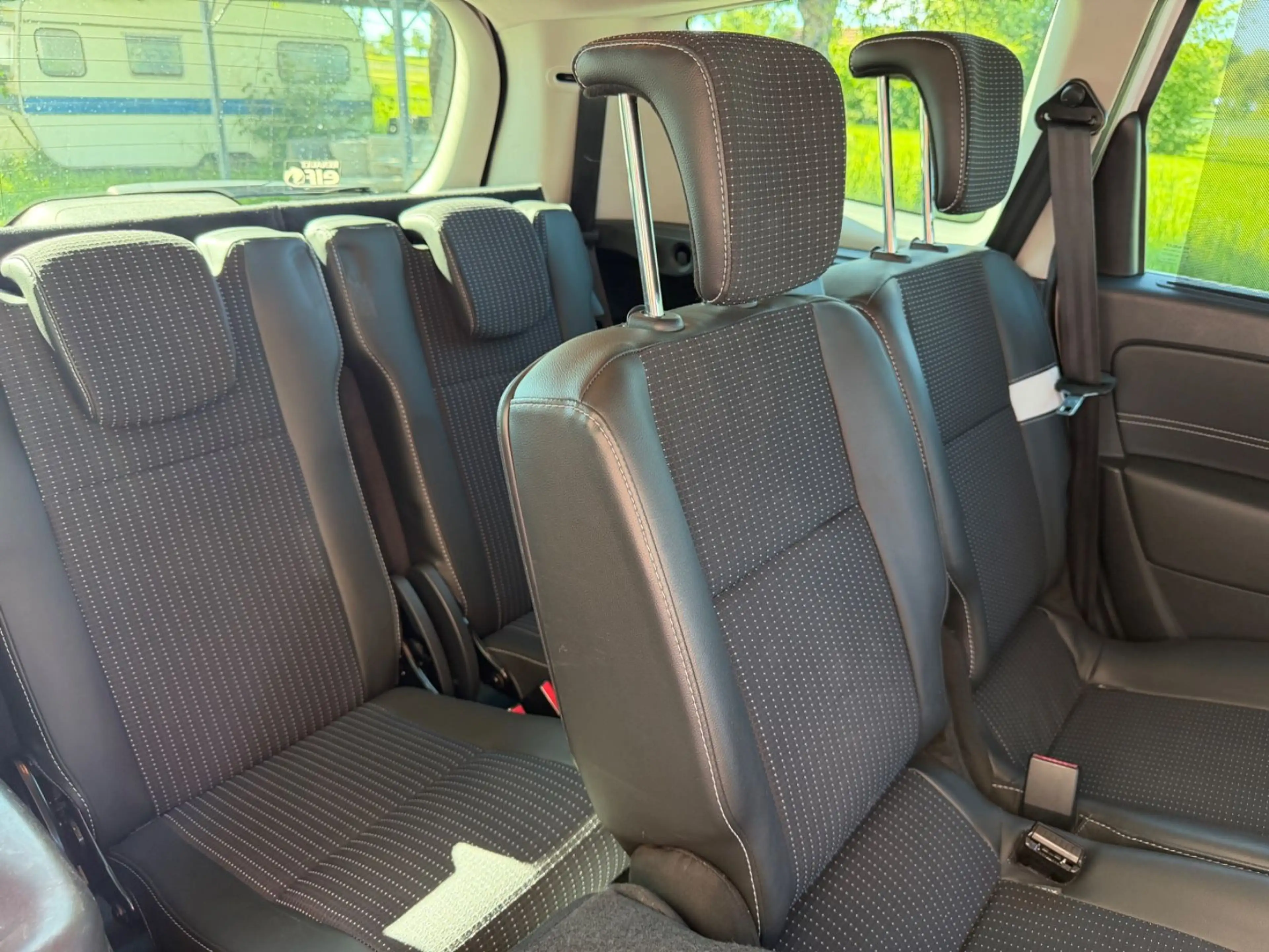 Renault Scenic 1.5 DCI*1.HAND*7-SITZER*NAVI* — photo 14