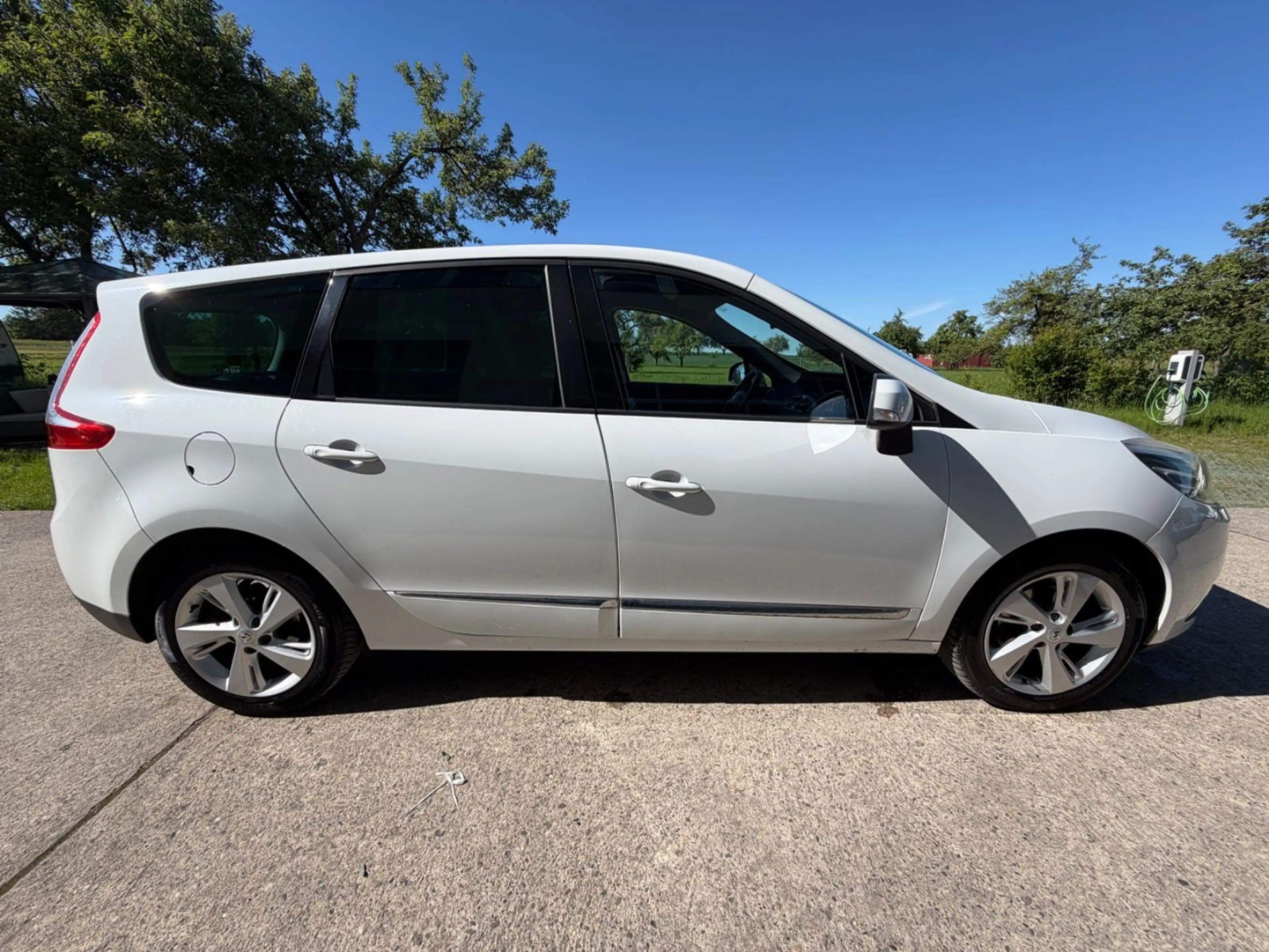 Renault Scenic 1.5 DCI*1.HAND*7-SITZER*NAVI* — photo 4