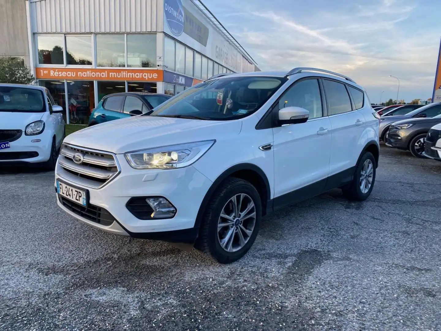 Ford Kuga 1.5 Flexifuel - 150 Euro Titanium + Roue de Secours + Hayon Elec + Clé Main Libre Blanc - 1