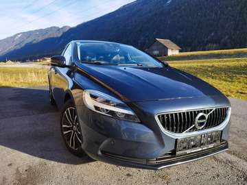 V40 D2 Momentum Momentum