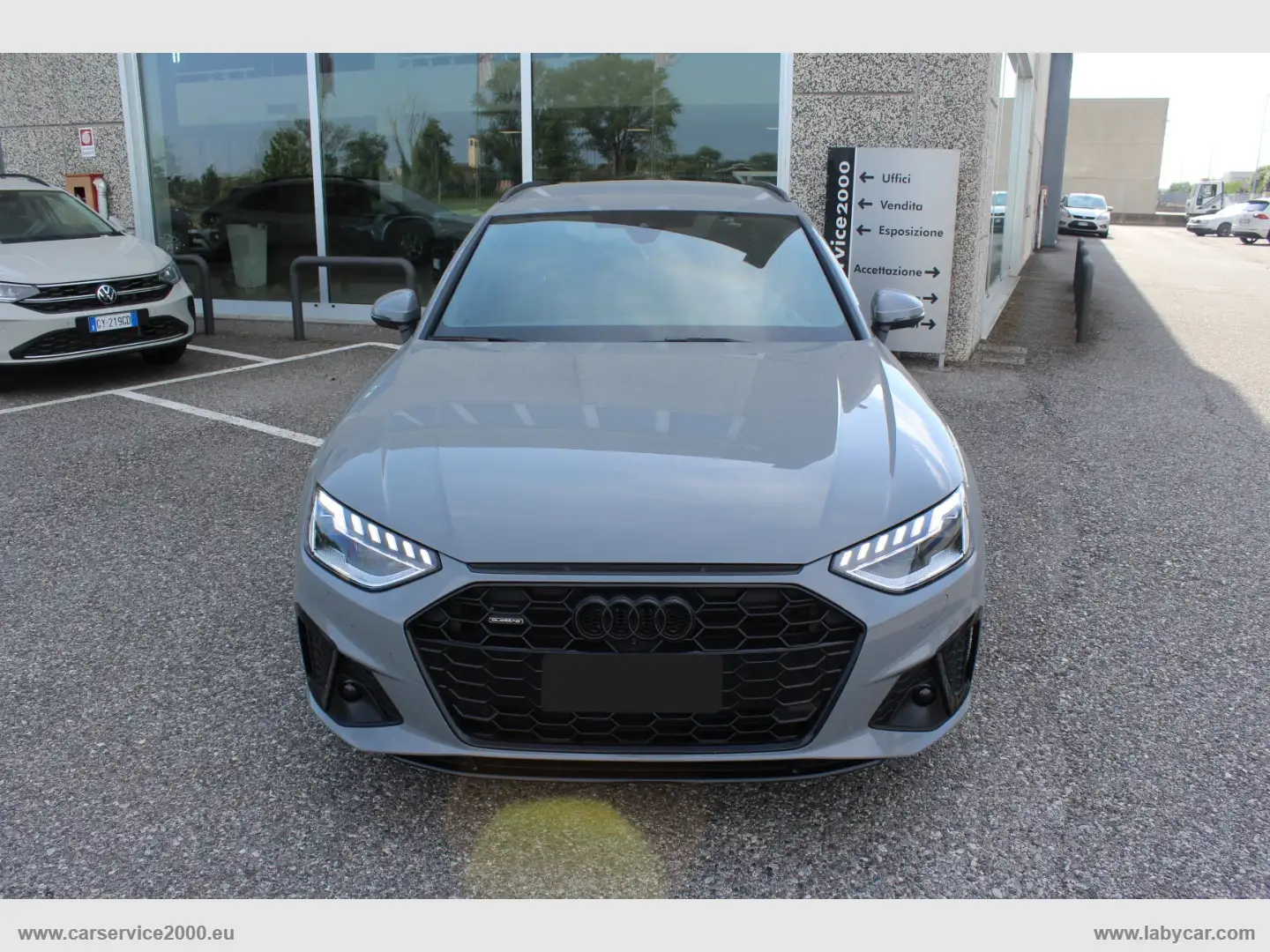 Audi A4 Avant 40 TDI quattro S tr. S line ed. Grigio - 2