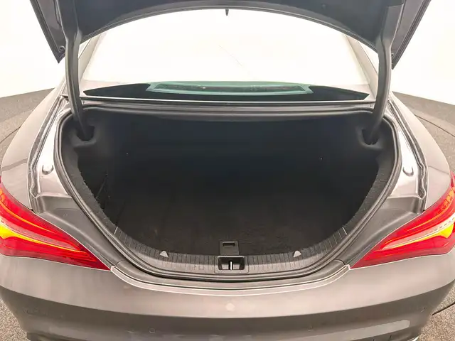 Mercedes-Benz Cla view 24