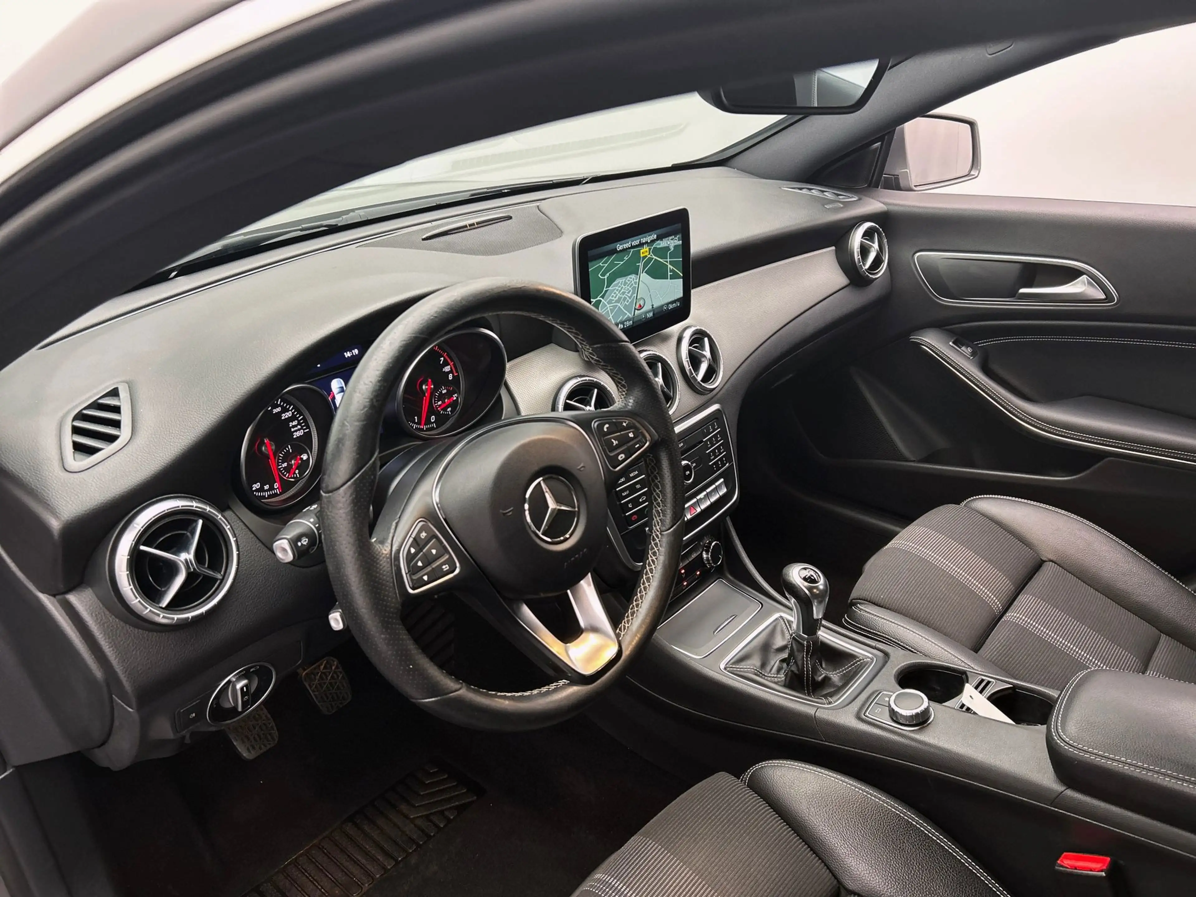 Mercedes-Benz CLA 180 Business Solution | Origineel NL | Camera | Naviga — photo 14