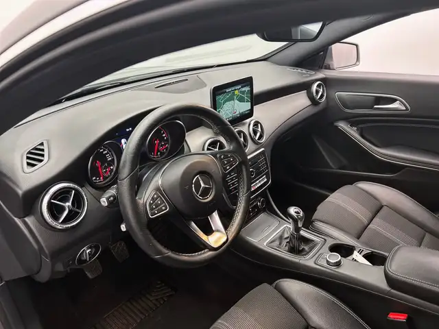 Mercedes-Benz Cla view 14