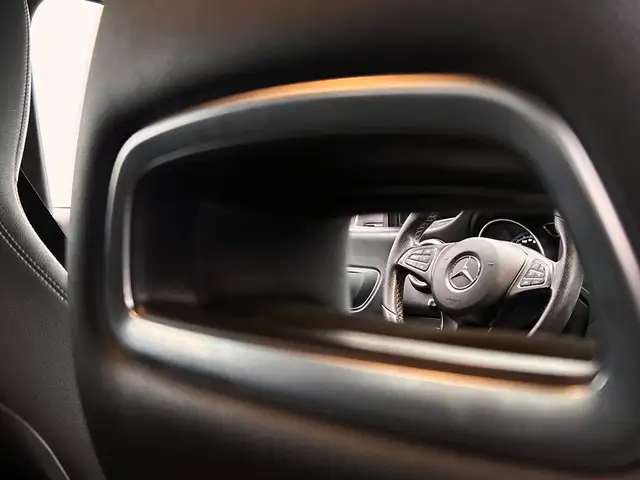 Mercedes-Benz Cla view 13