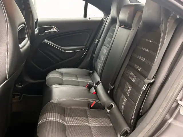 Mercedes-Benz Cla view 11
